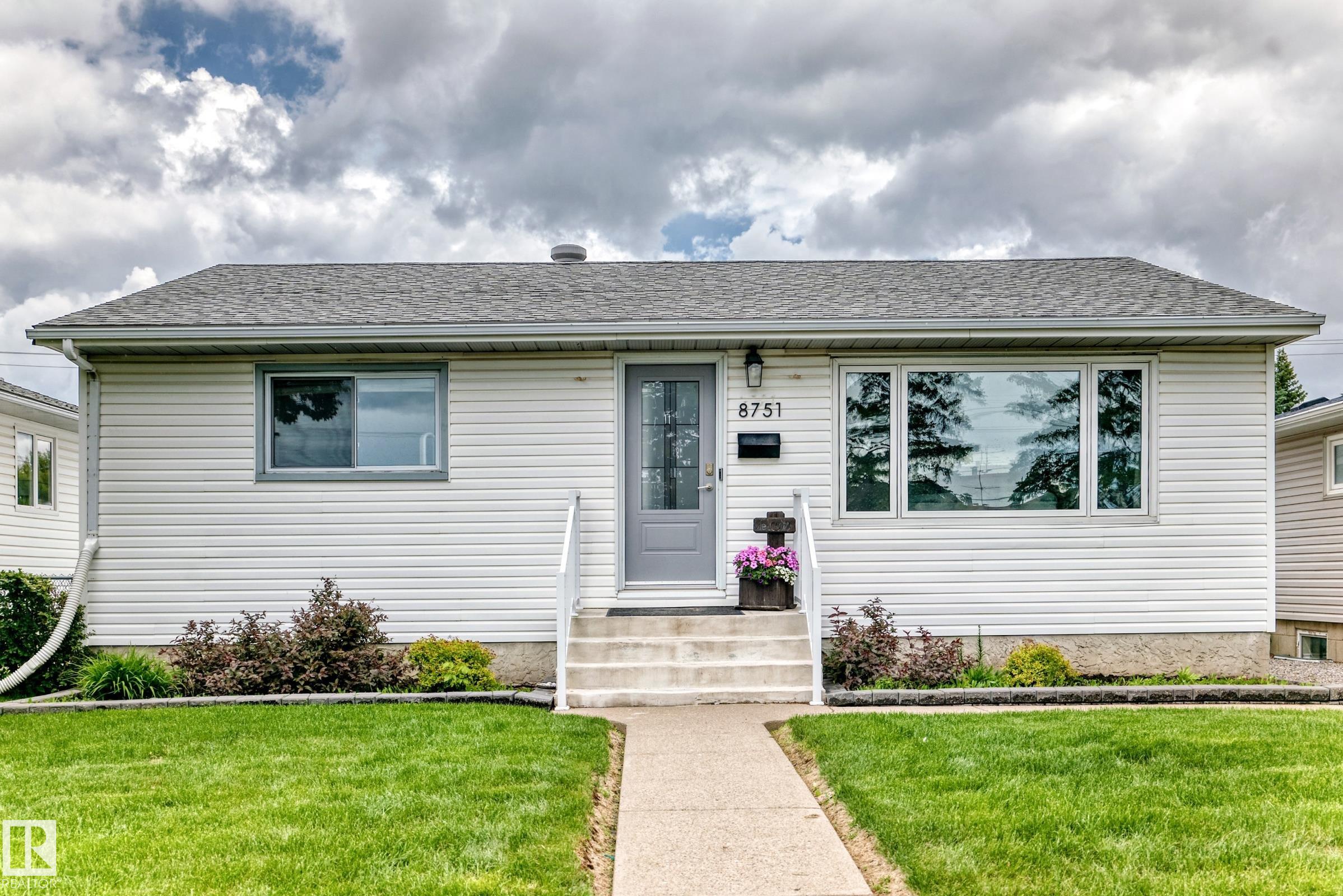 8751 155 Street, Edmonton, Alberta, T5R 1W1