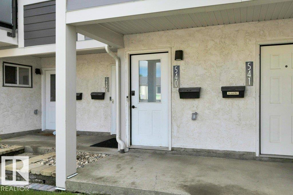 540 WILLOW Crest Edmonton Alberta