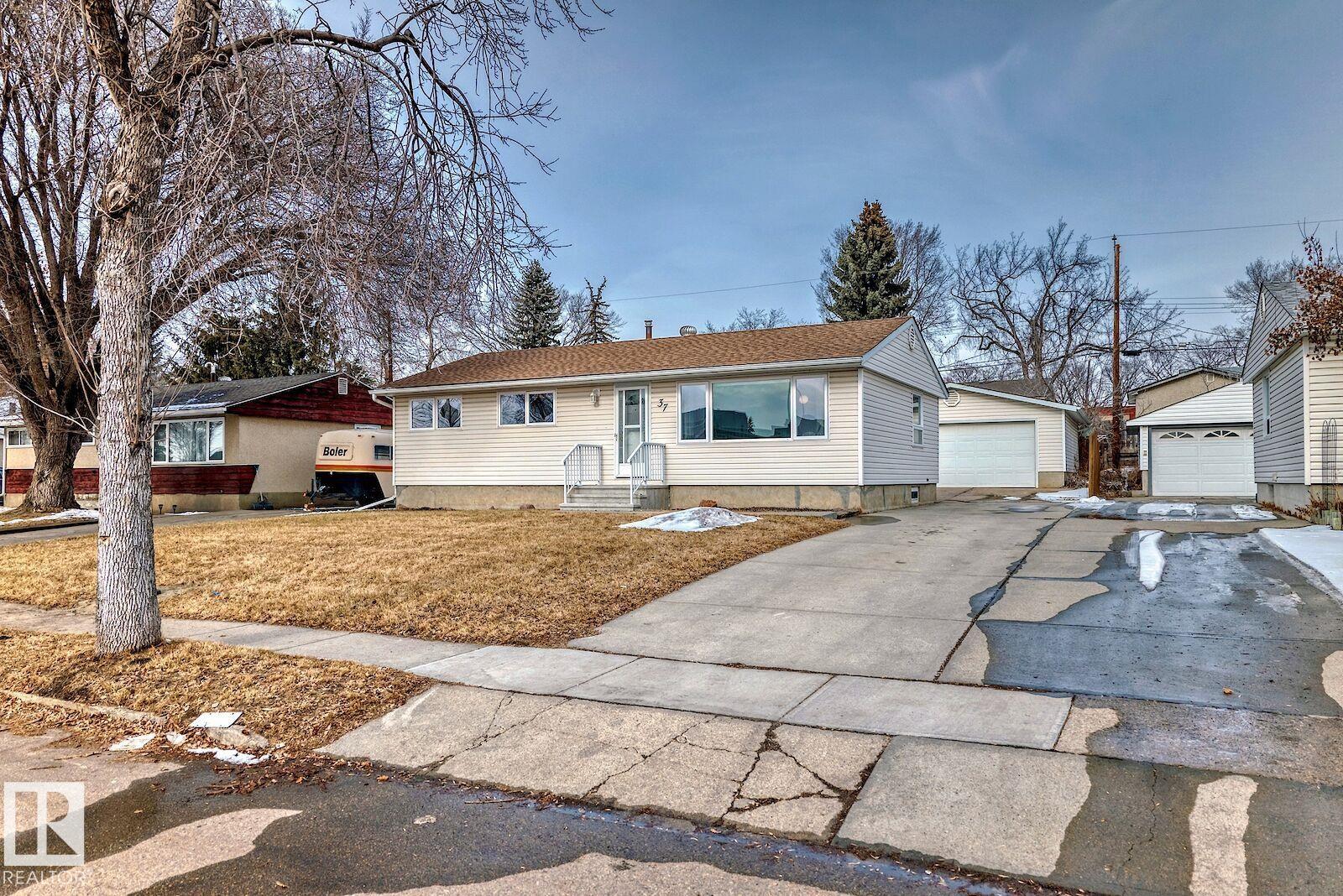37 Sheridan Drive, St. Albert, Alberta, T8N 0J1