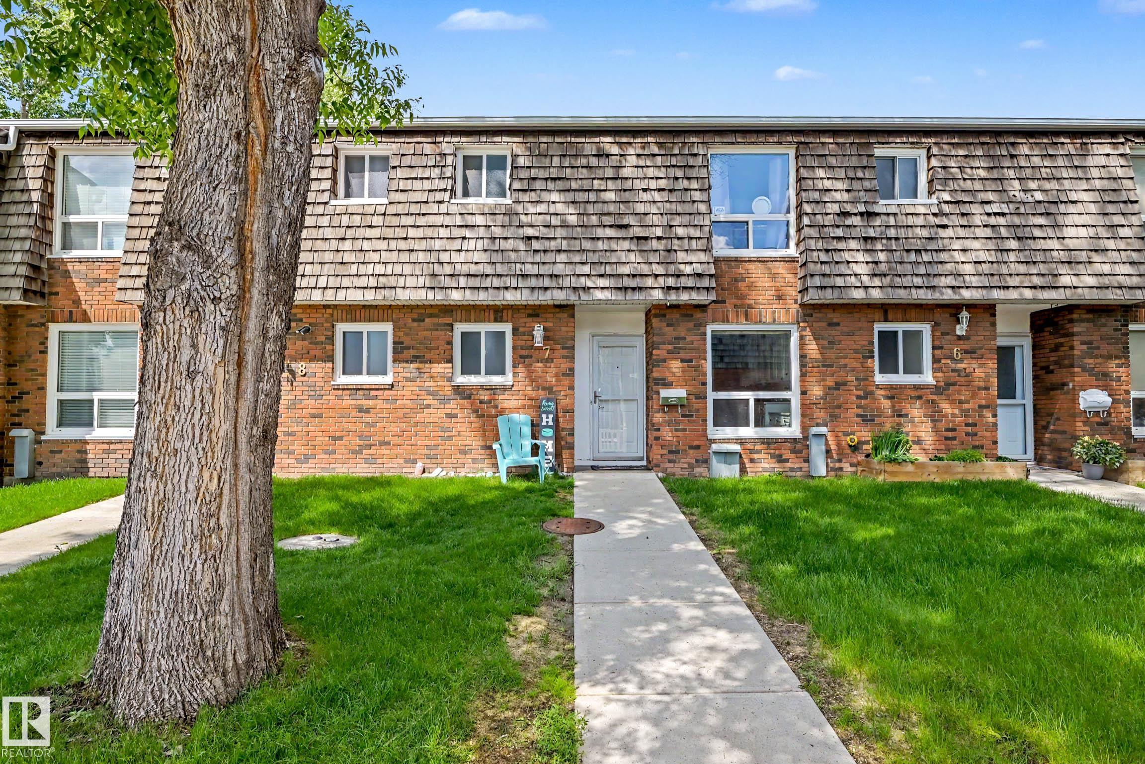 7 Great Oaks, Sherwood Park, Alberta, T8A 0V8