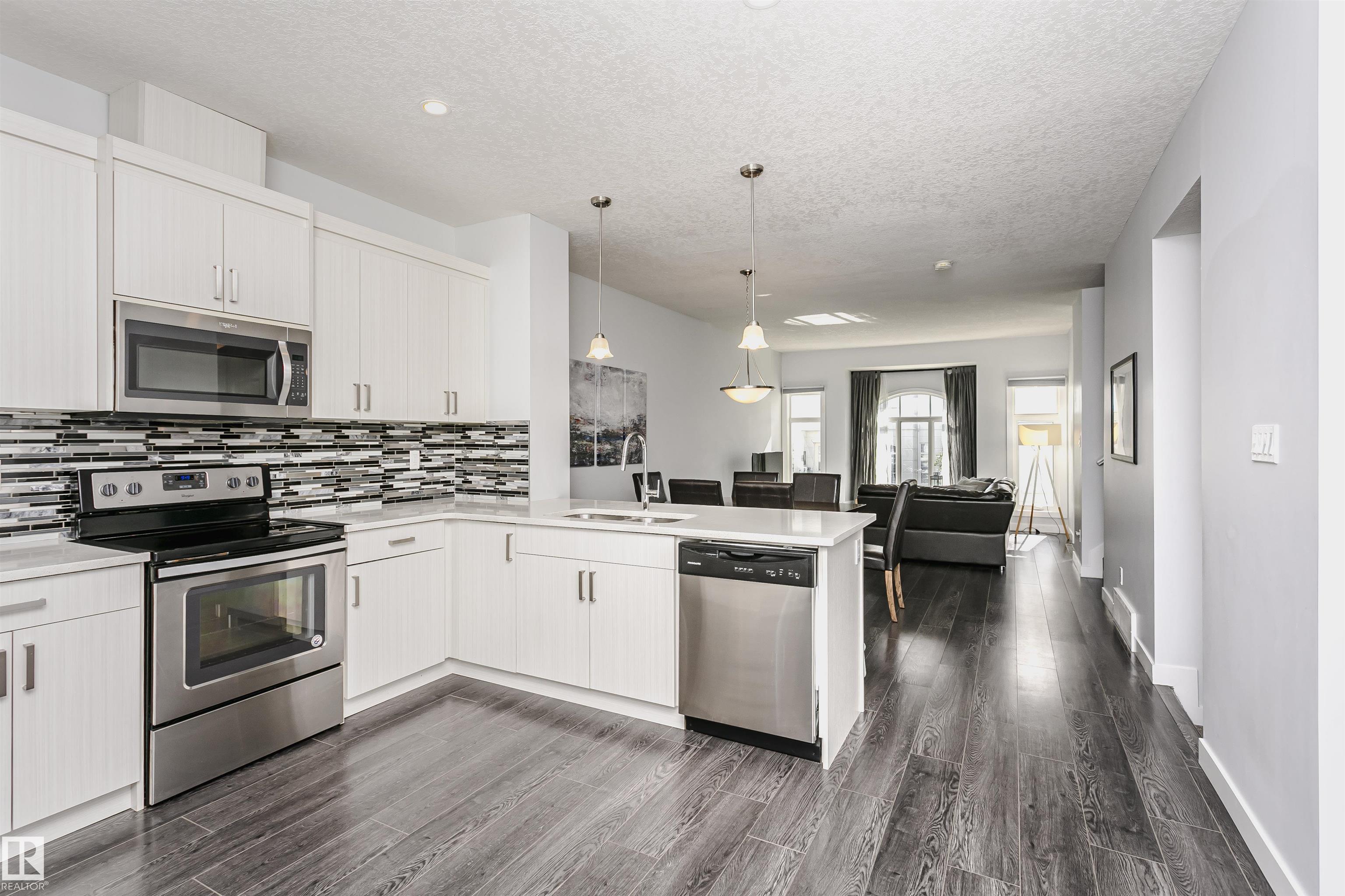 55 723 172 Street, Edmonton, Alberta, T6W 2N6