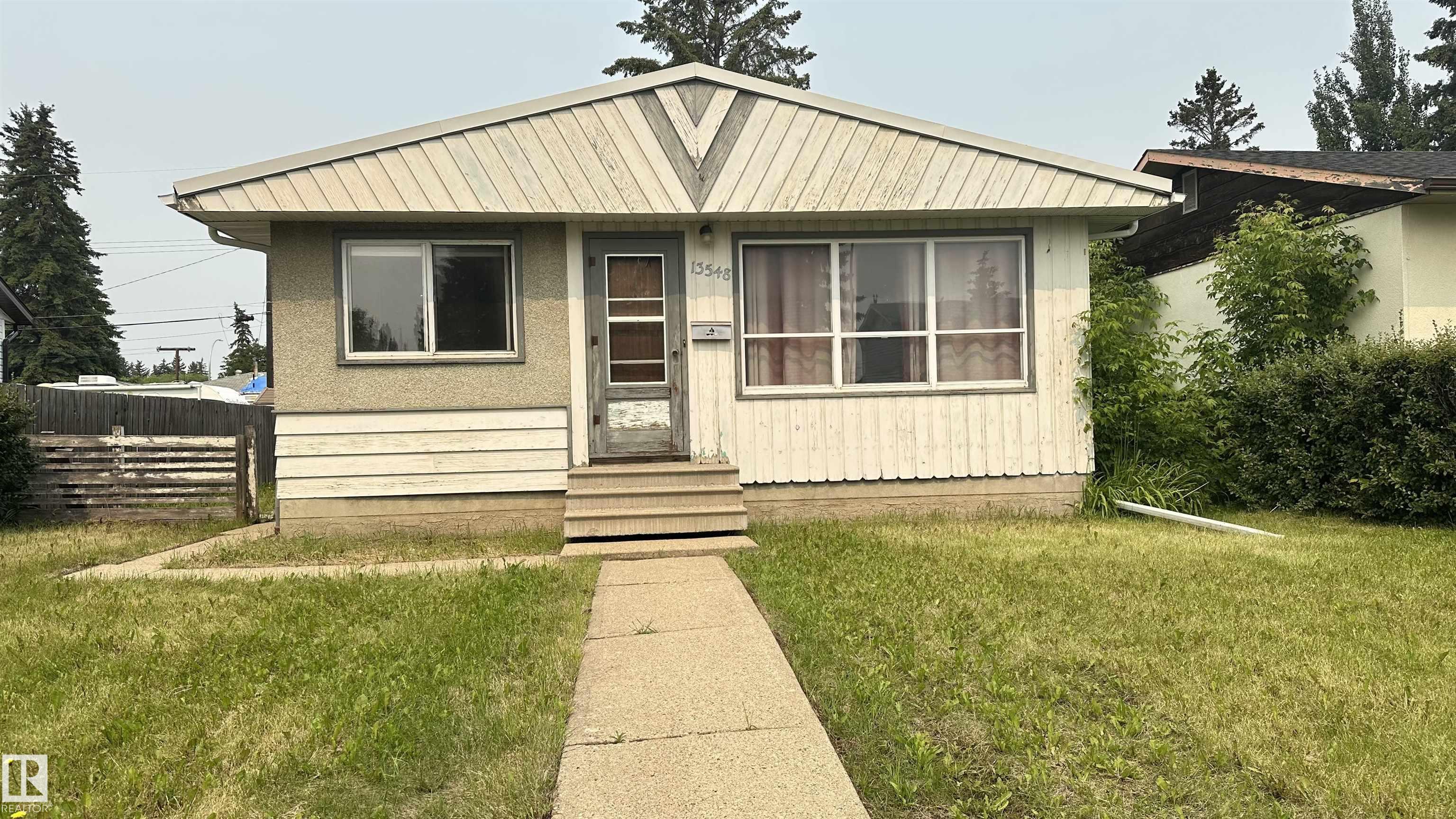 13548 126 Street Nw, Edmonton, Alberta, T5L 0Y8