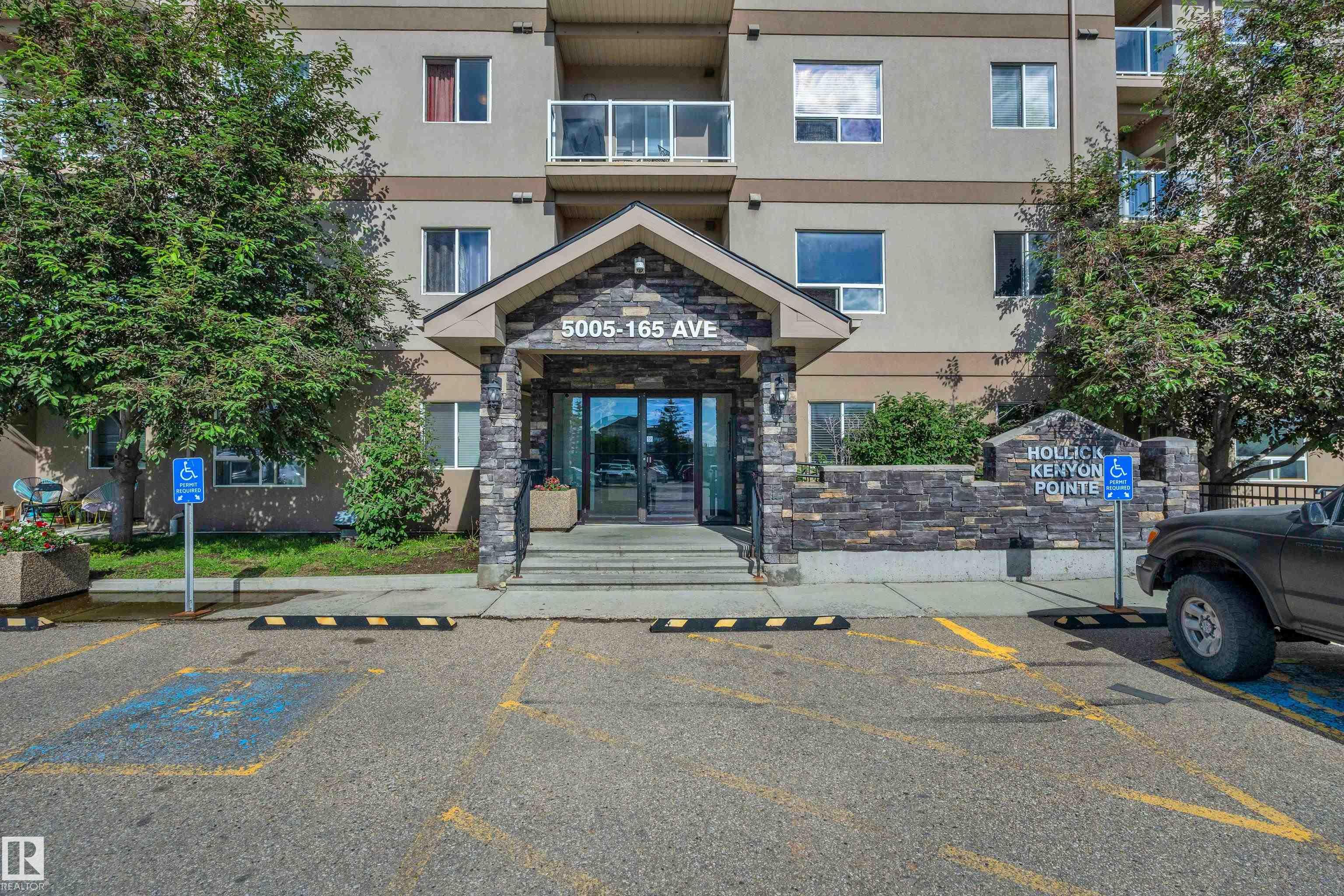 125 5005 165 Avenue, Edmonton, Alberta, T5Y 0L8