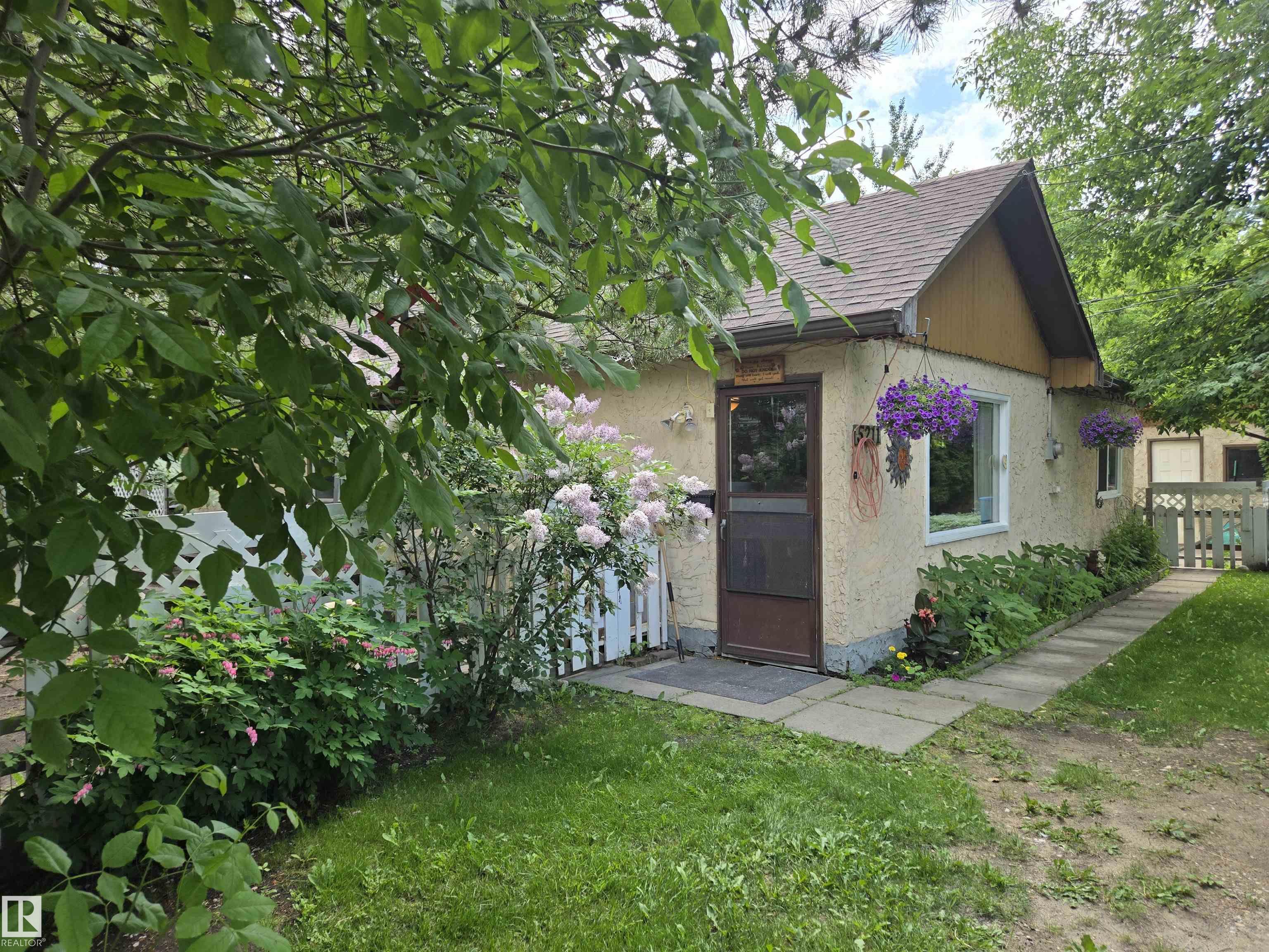 5211 47 Avenue, Rural Lac Ste. Anne County, Alberta, T0E 0A0