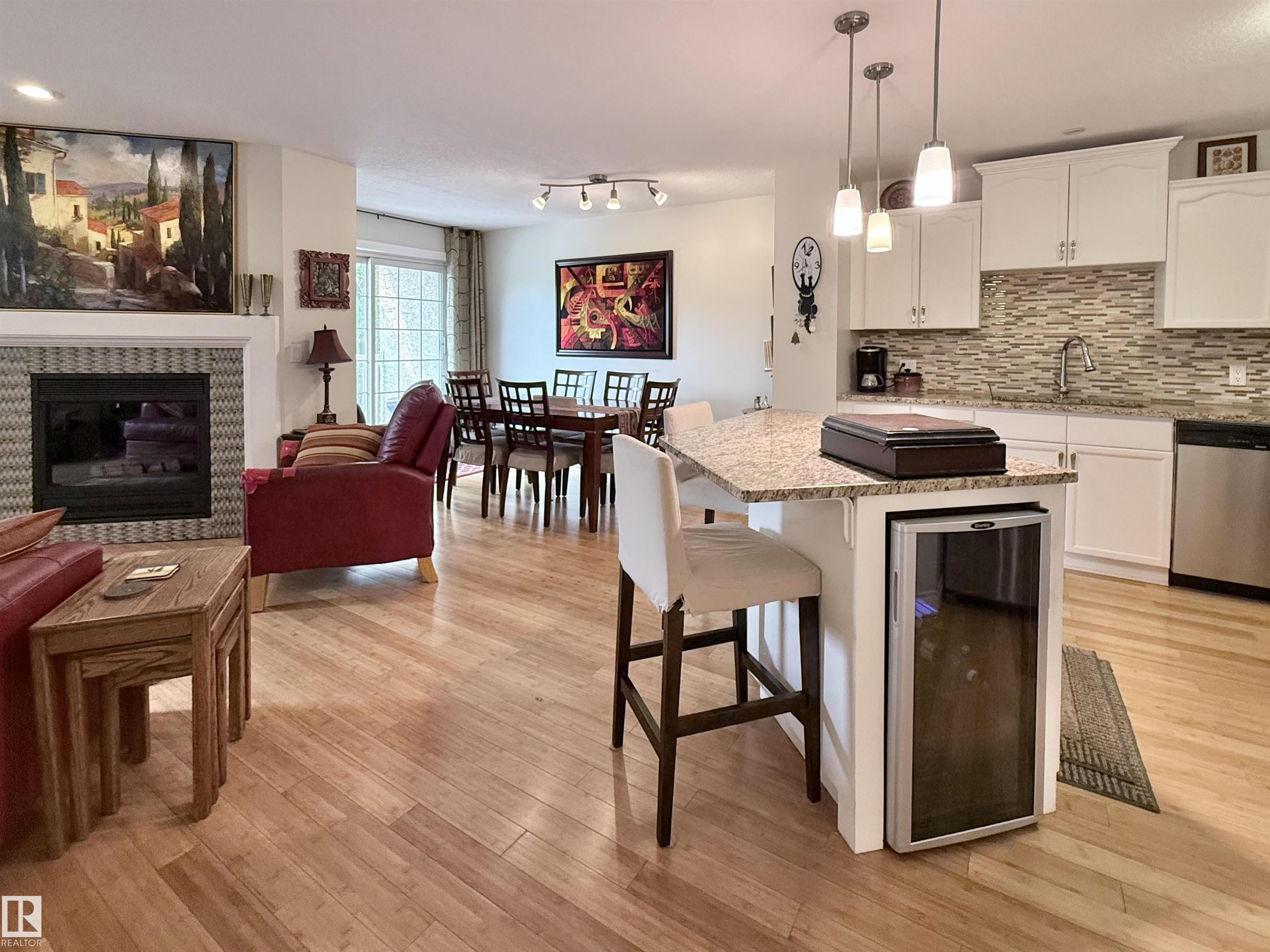 403 3 Perron Street, St. Albert, Alberta, T8N 5Z5