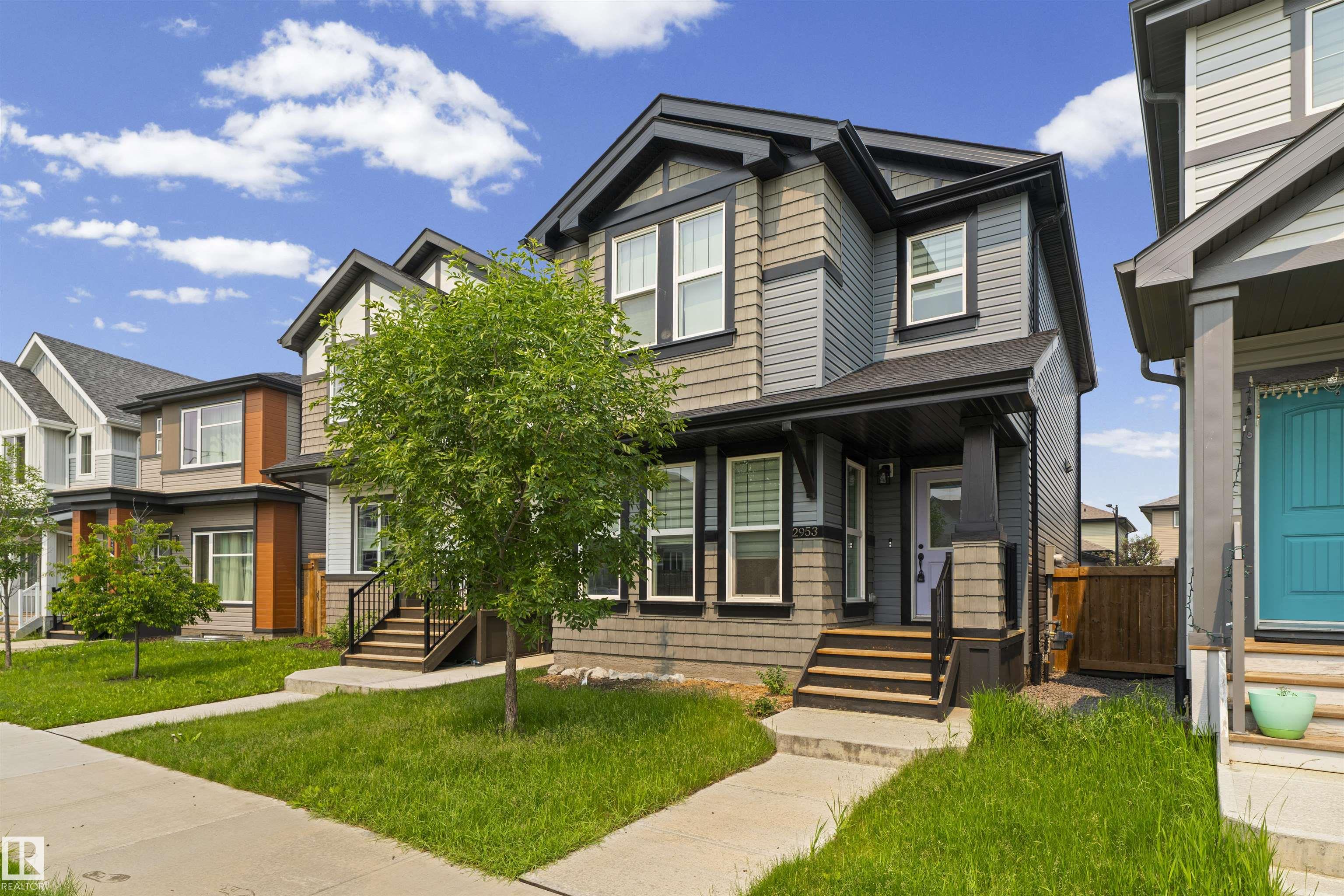 2953 Coughlan Green Green, Edmonton, Alberta, T6W 3X6