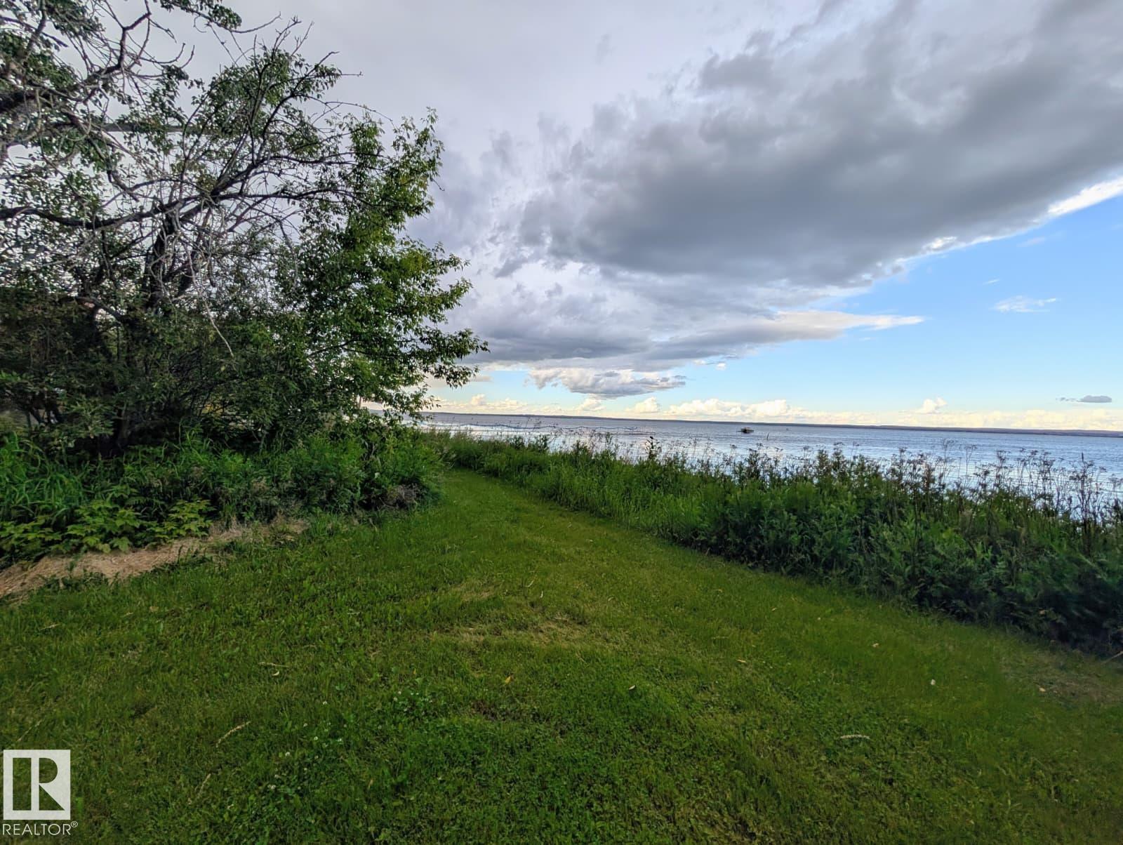 332 Crystal Springs Drive, Rural Wetaskiwin County, Alberta, T0C 2V0