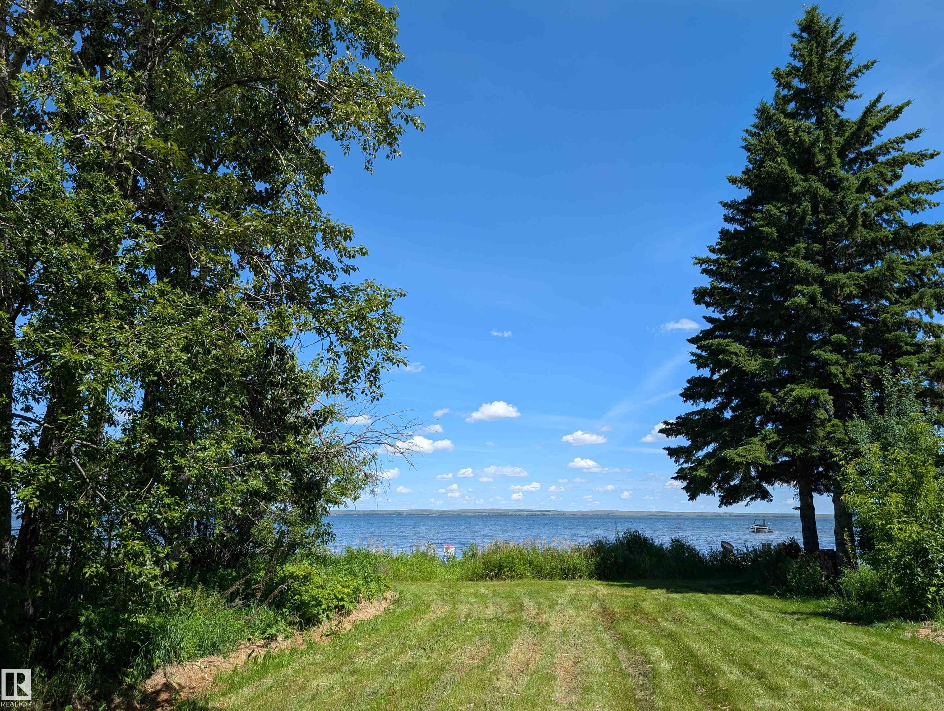 332 Crystal Springs Drive, Rural Wetaskiwin County, Alberta, T0C 2V0