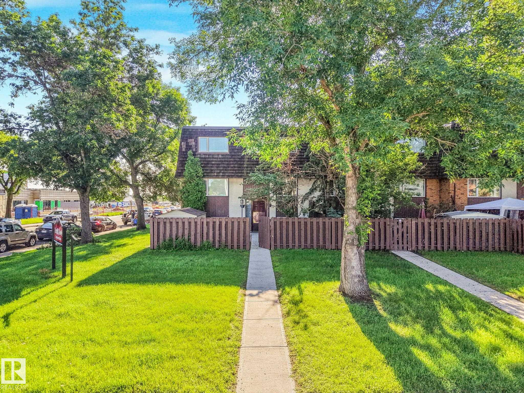 10617 34 Street, Edmonton, Alberta, T5W 1Y1