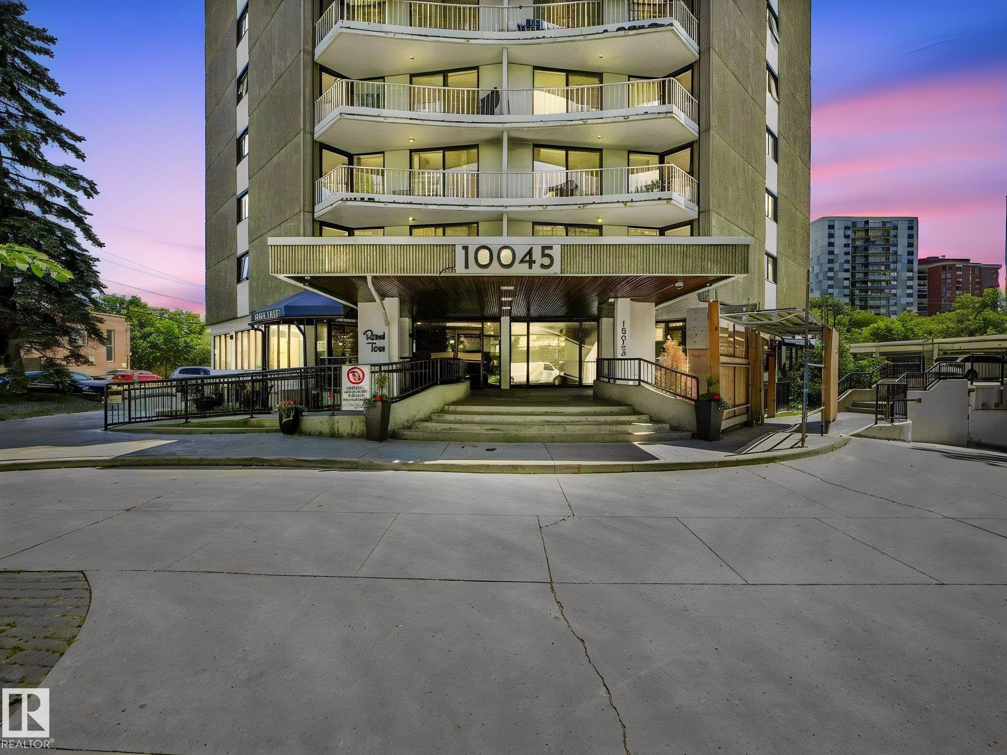 1706 10045 117 Street, Edmonton, Alberta, T5K 1W8