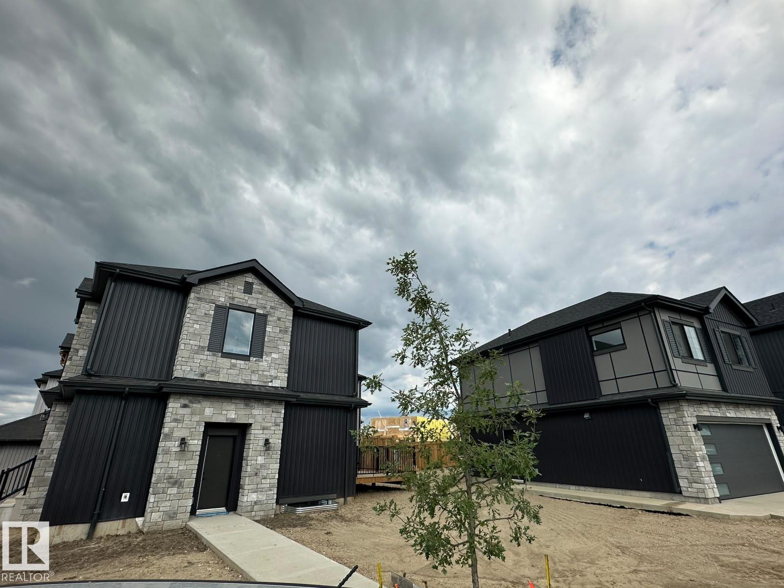 30 Chartres Close, St. Albert, Alberta, T8T 2C9