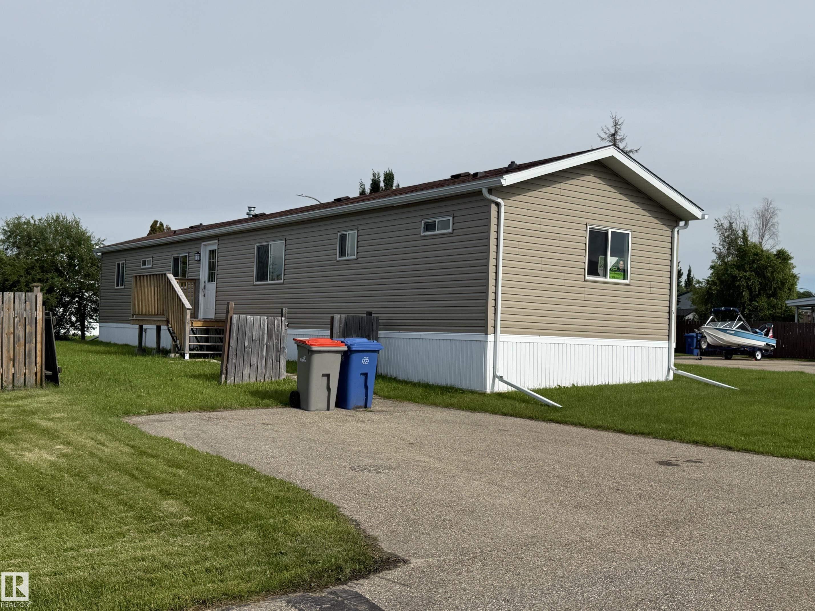 735 Parkland Brook, Rural Parkland County, Alberta, T7X 3N3
