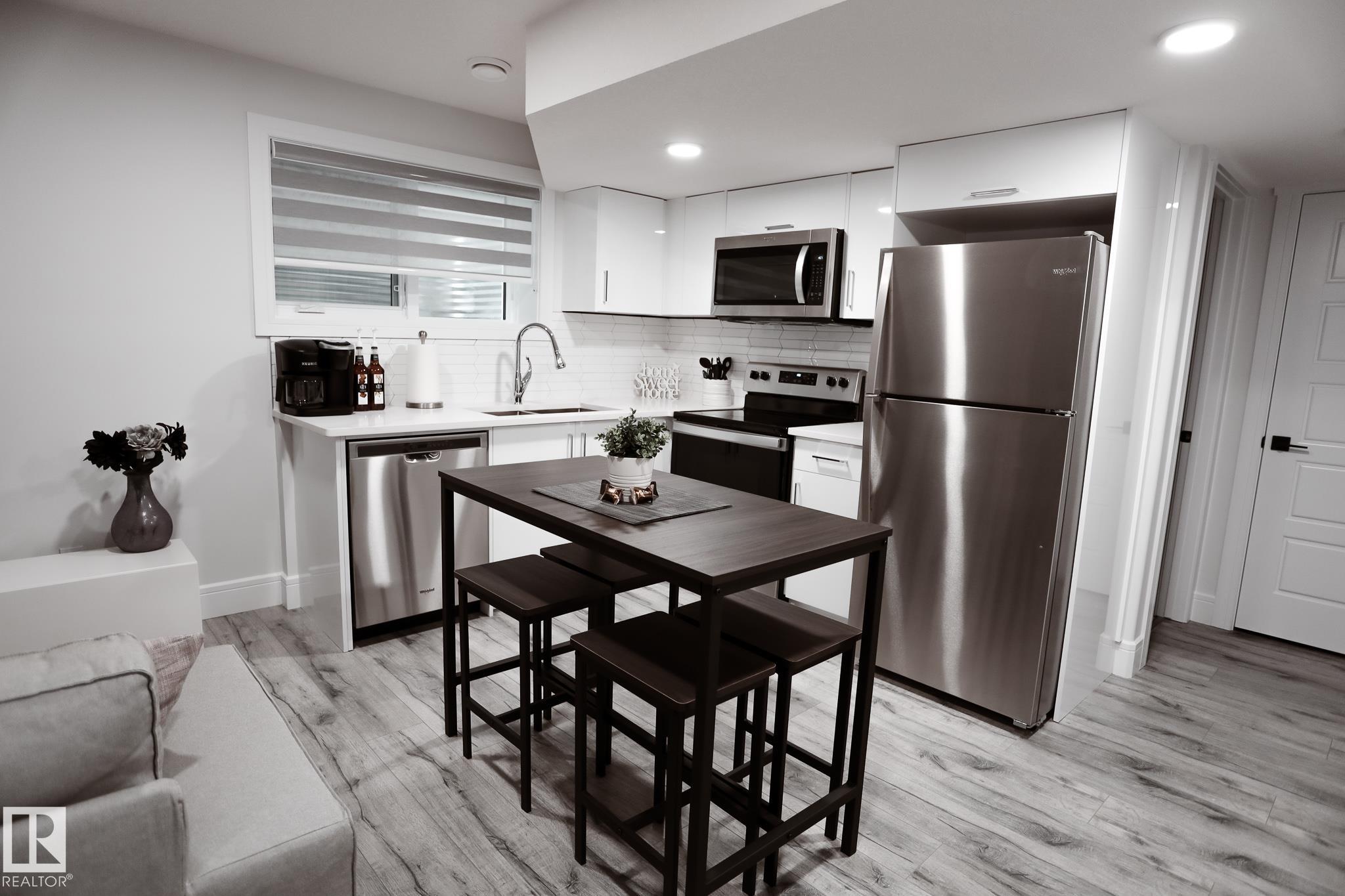 Bsmt 7449 Chivers Crescent, Edmonton, Alberta, T6W 4M2