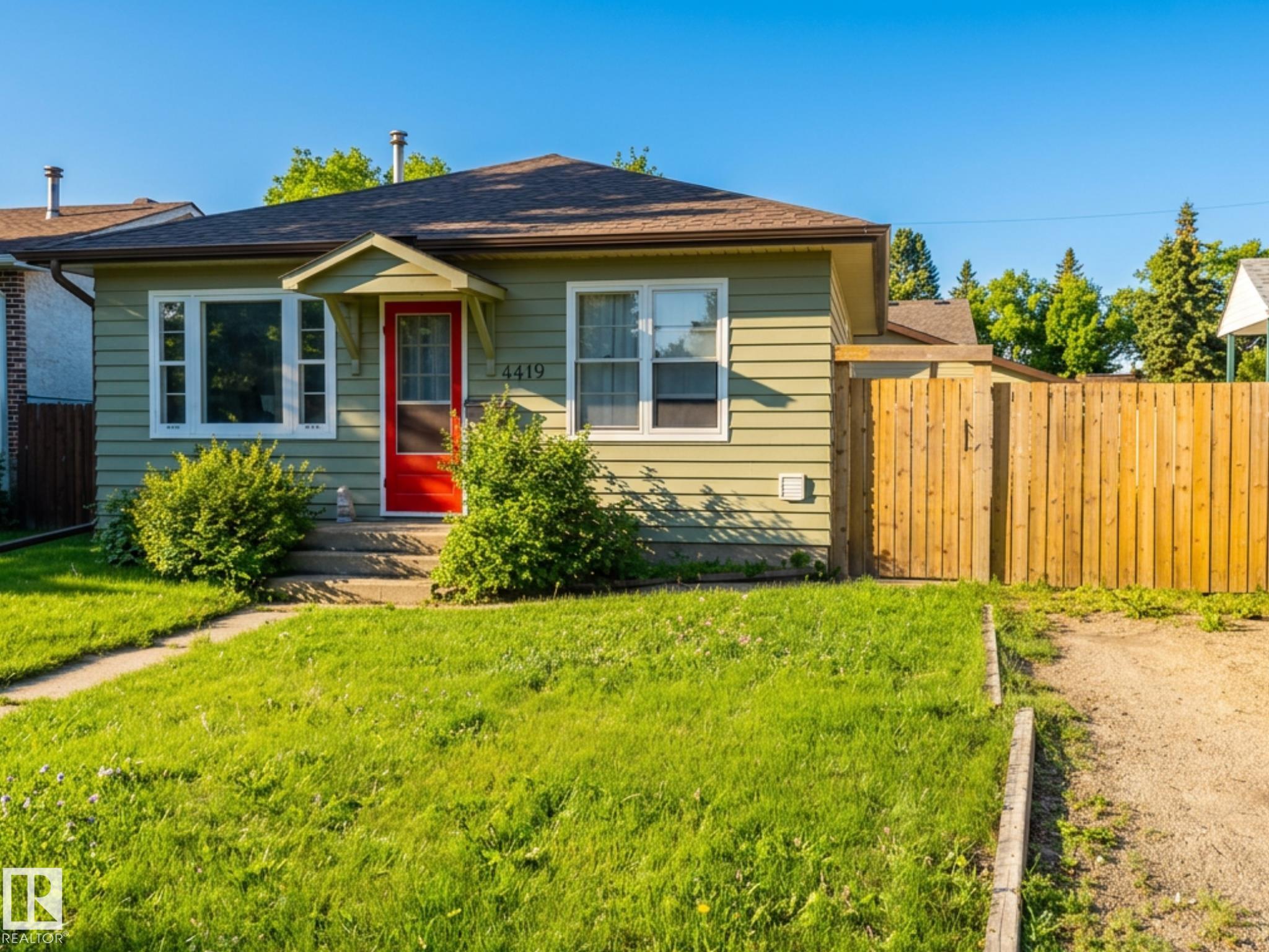 4419 114, Edmonton, Alberta, T5W 0T4