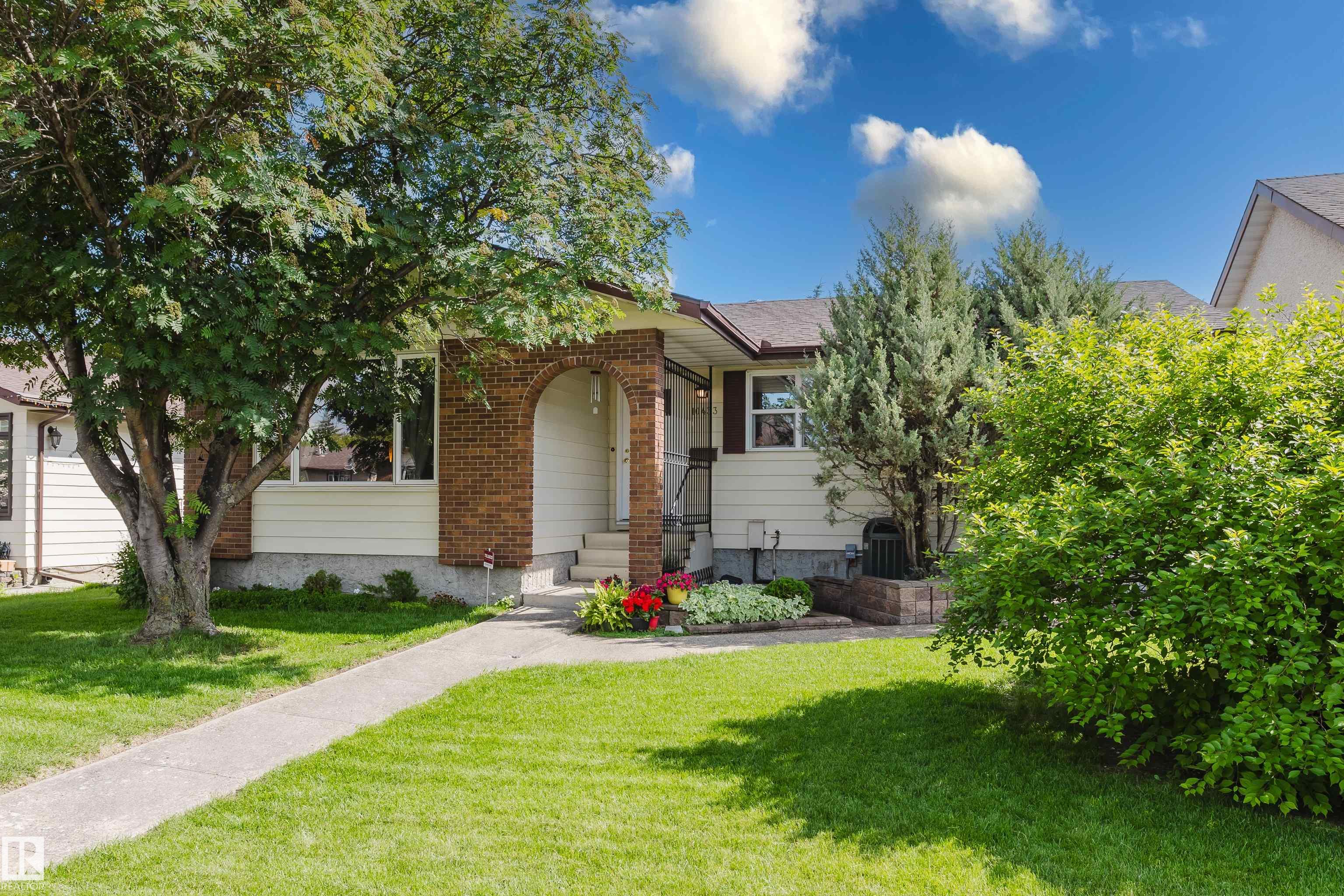 10433 32a Avenue, Edmonton, Alberta, T6J 4A7