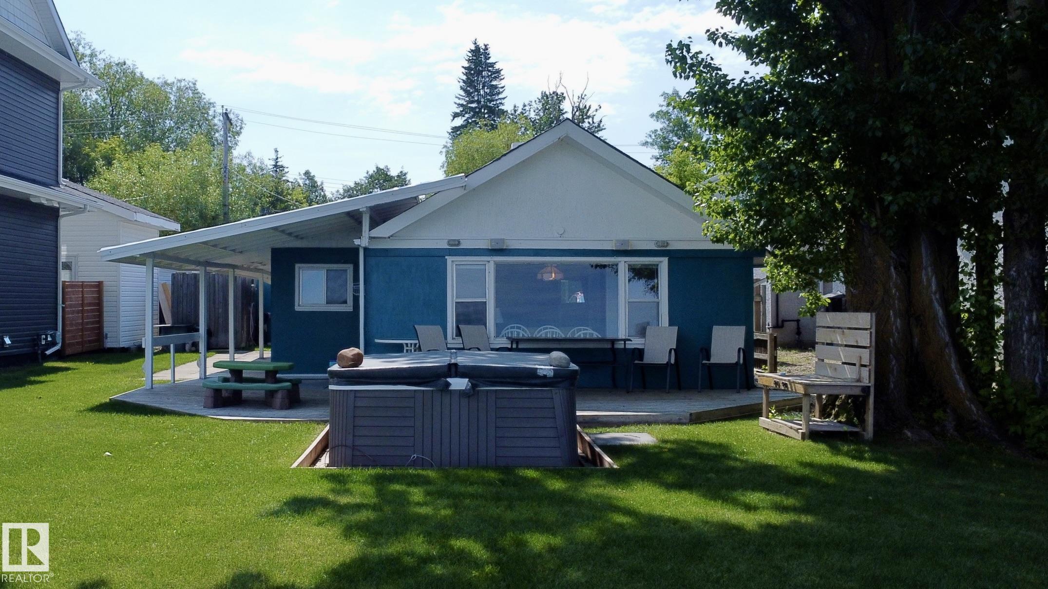 5227 51 Avenue, Rural Lac Ste. Anne County, Alberta, T9X 1T7