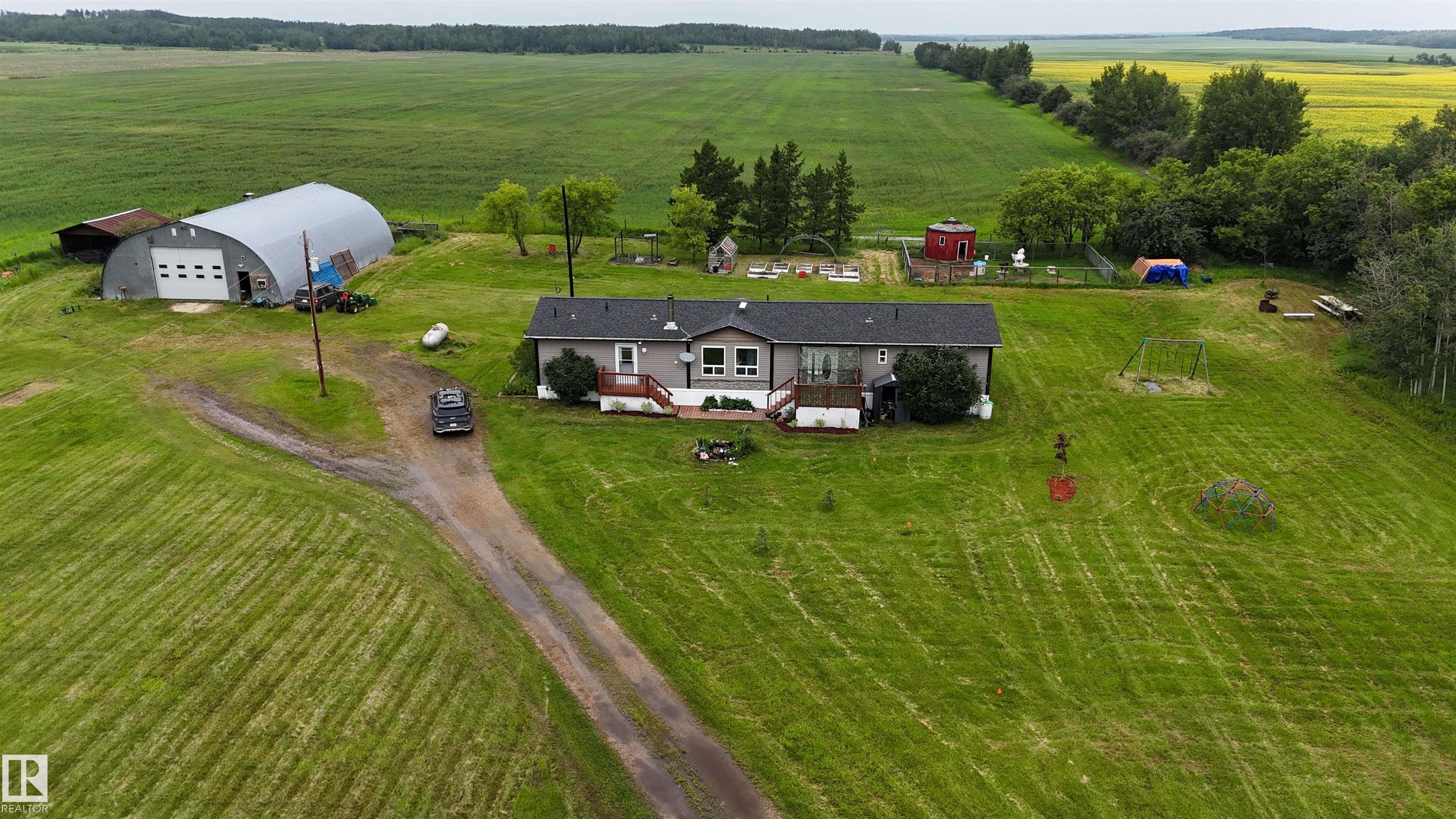 27418 Twp Road 552, Rural Sturgeon County, Alberta, T8R 2E8