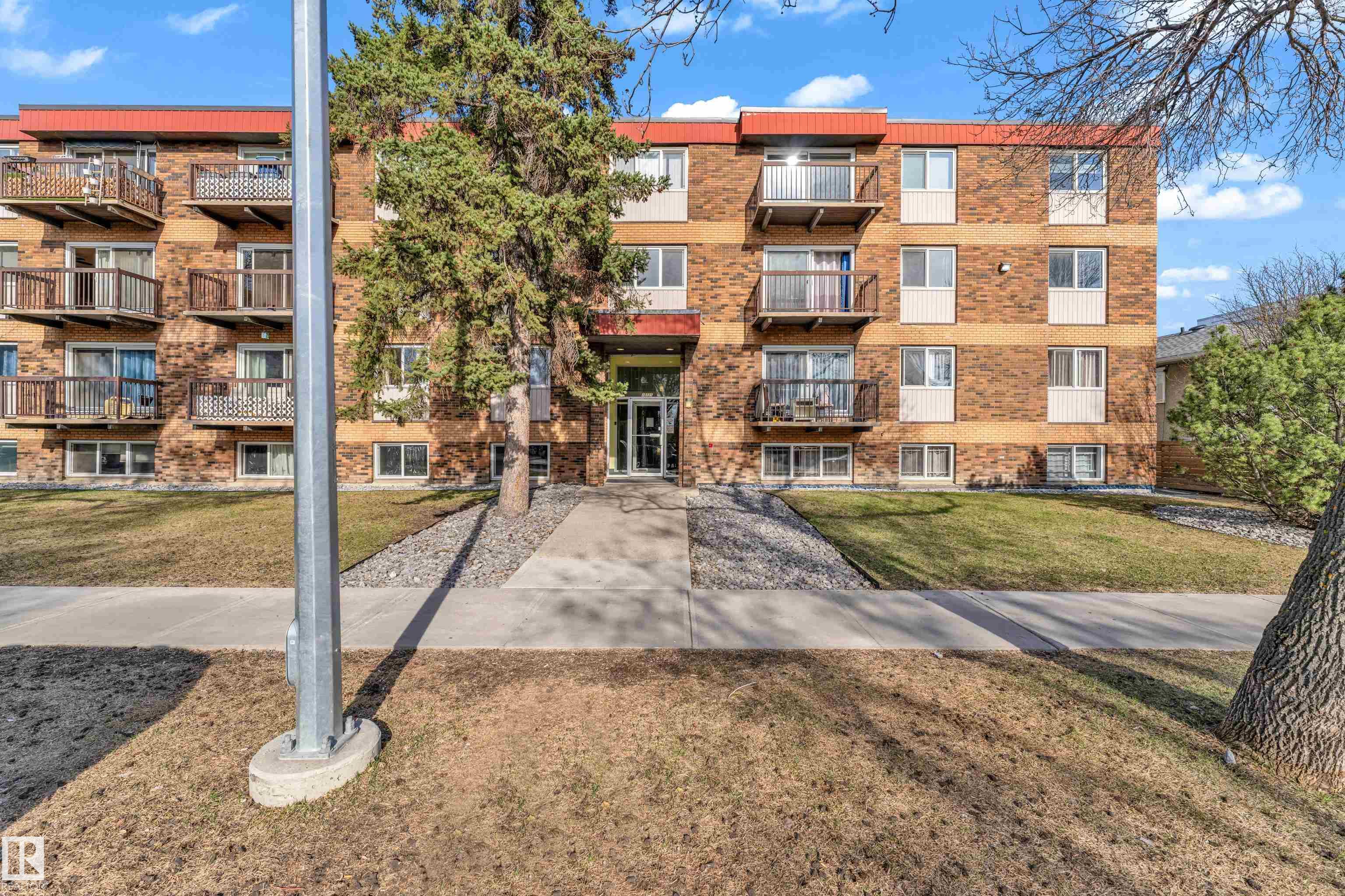 105 10725 111st, Edmonton, Alberta, T5H 3G2