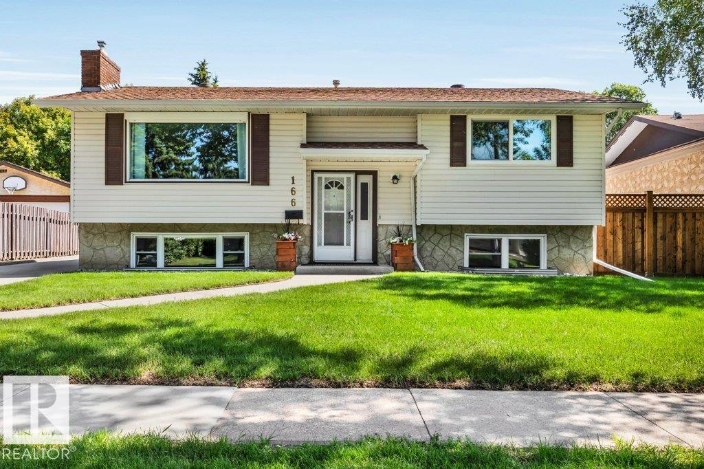 166 Larose Drive, St. Albert, Alberta, T8N 2G8