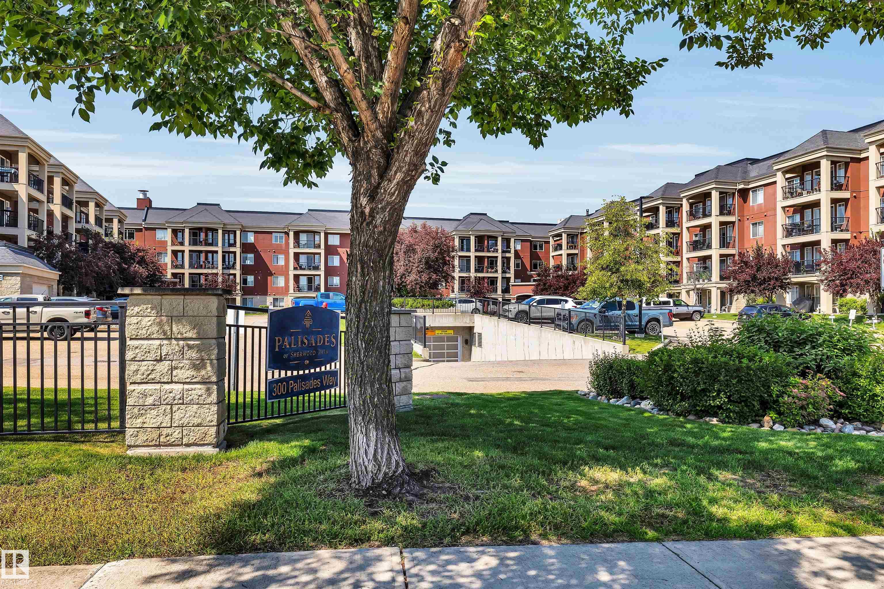 238 300 Palisades Way, Sherwood Park, Alberta, T8H 2T9