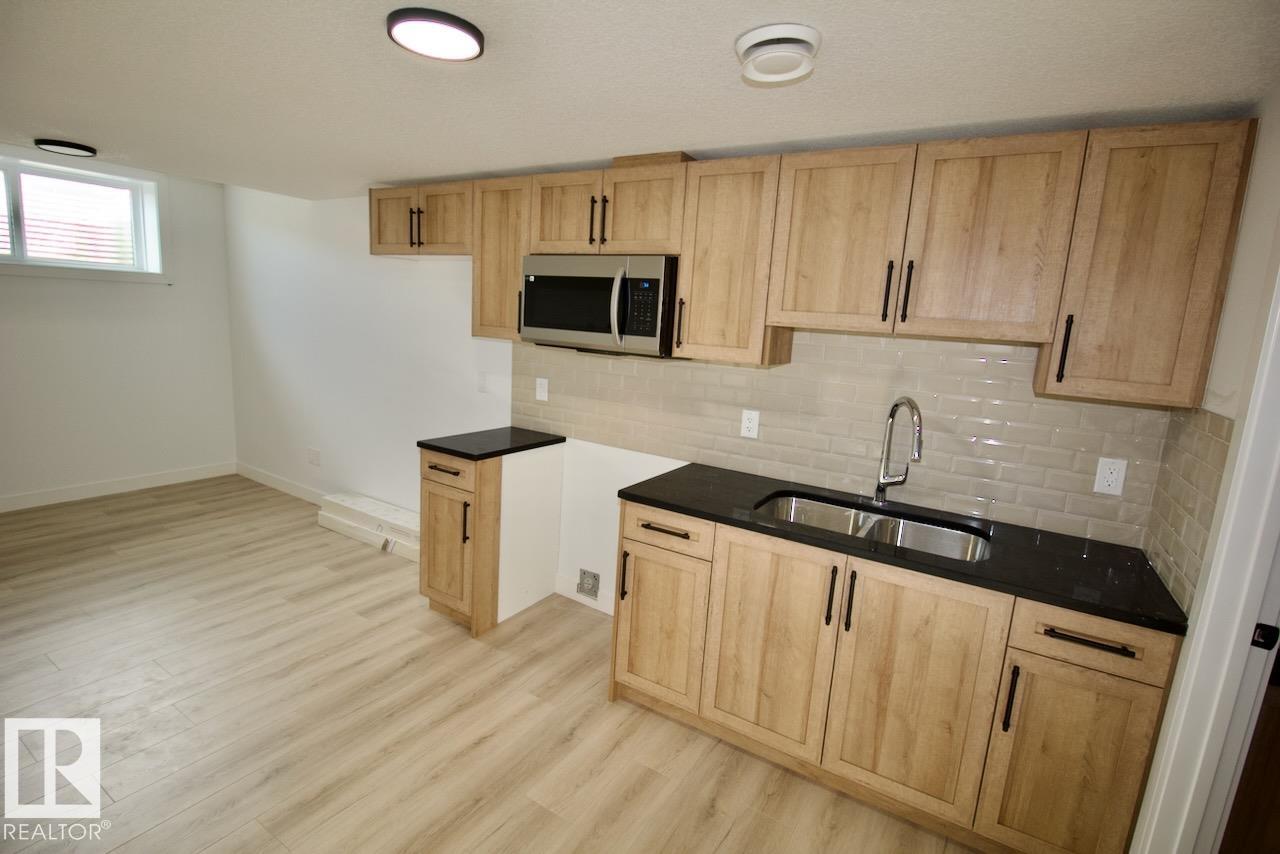Bsmt 8857 Carson Way Sw, Edmonton, Alberta, T6W 5B8