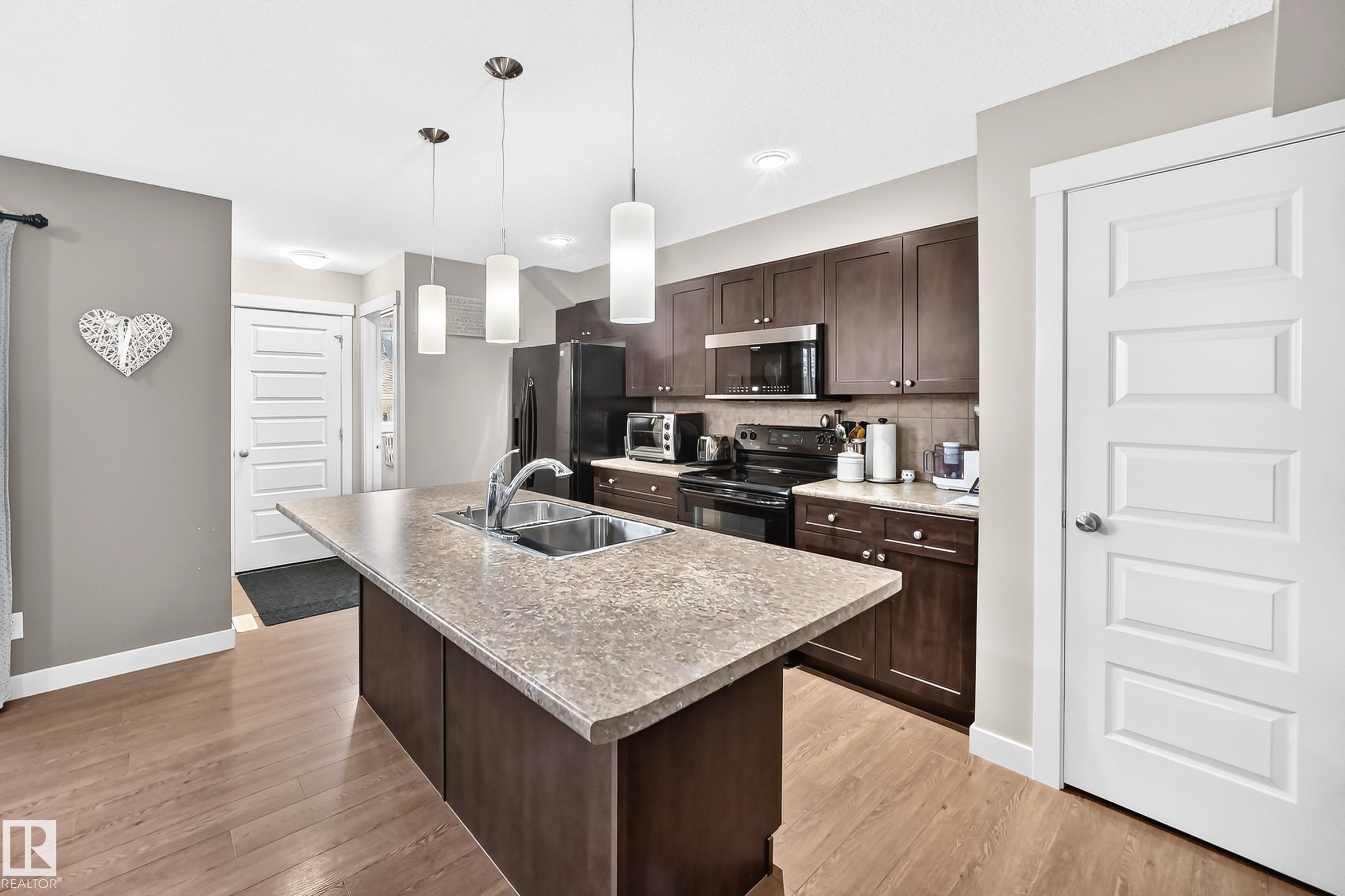 466 Chappelle Drive, Edmonton, Alberta, T6W 2B3