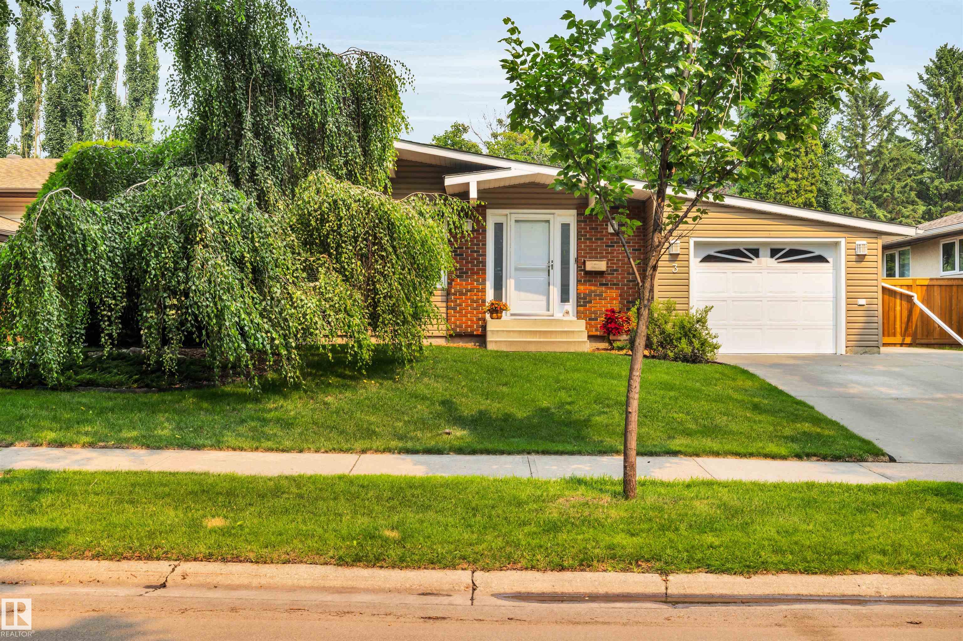 3 Flint Crescent, St. Albert, Alberta, T8N 1Y7