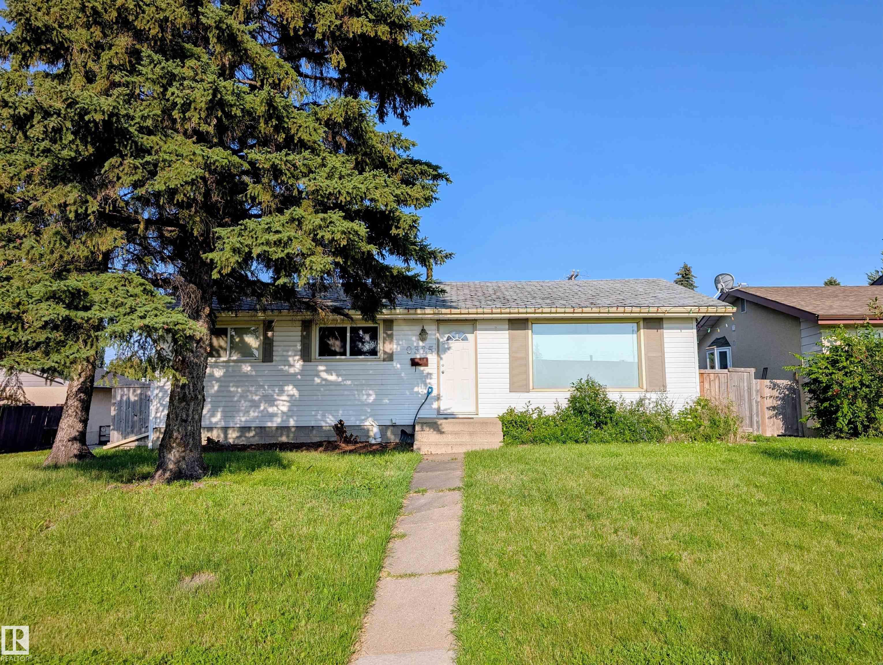 9325 168 Street, Edmonton, Alberta, T5R 2W1
