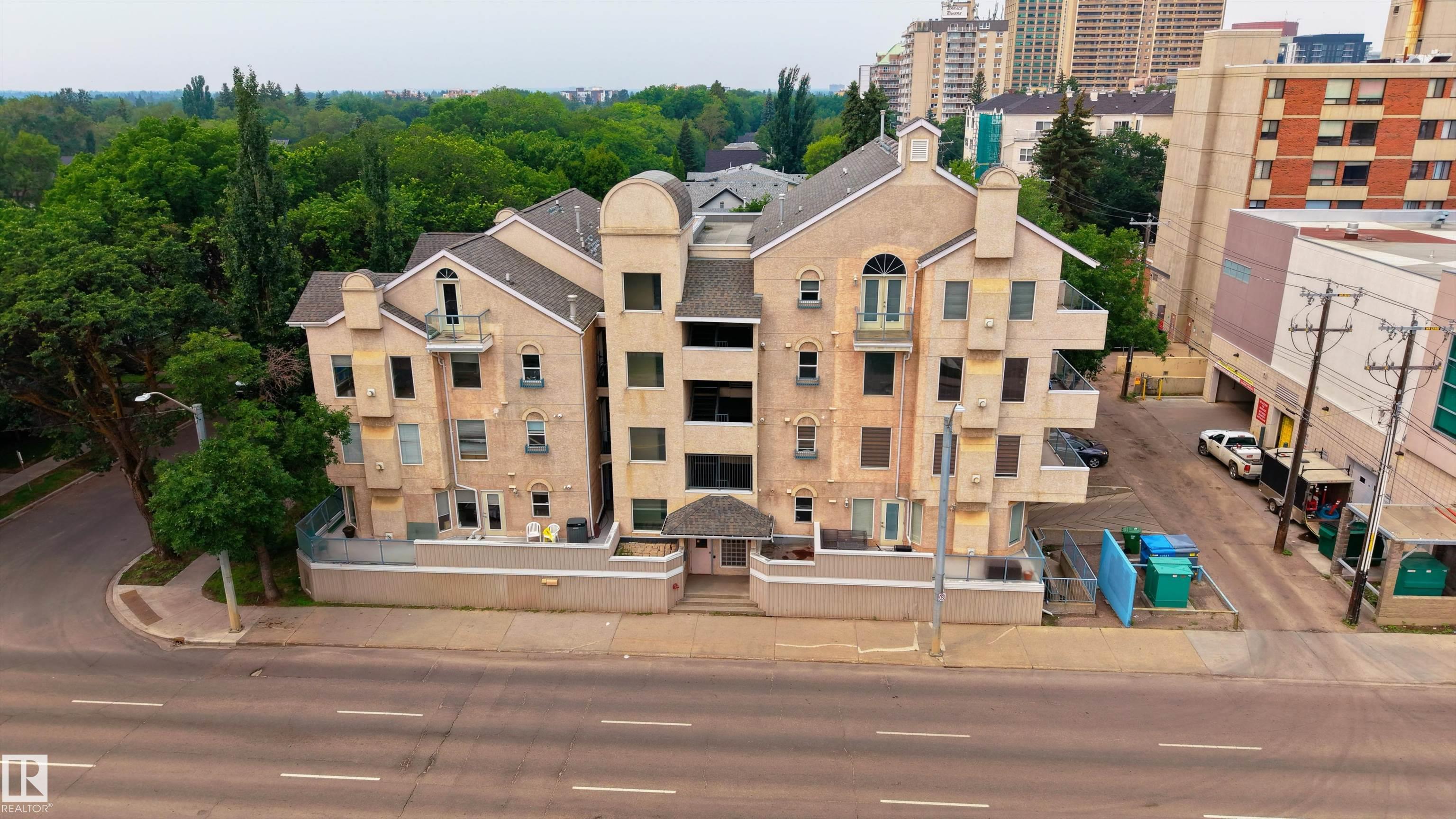 301 8108 109 Street, Edmonton, Alberta, T6G 2V7