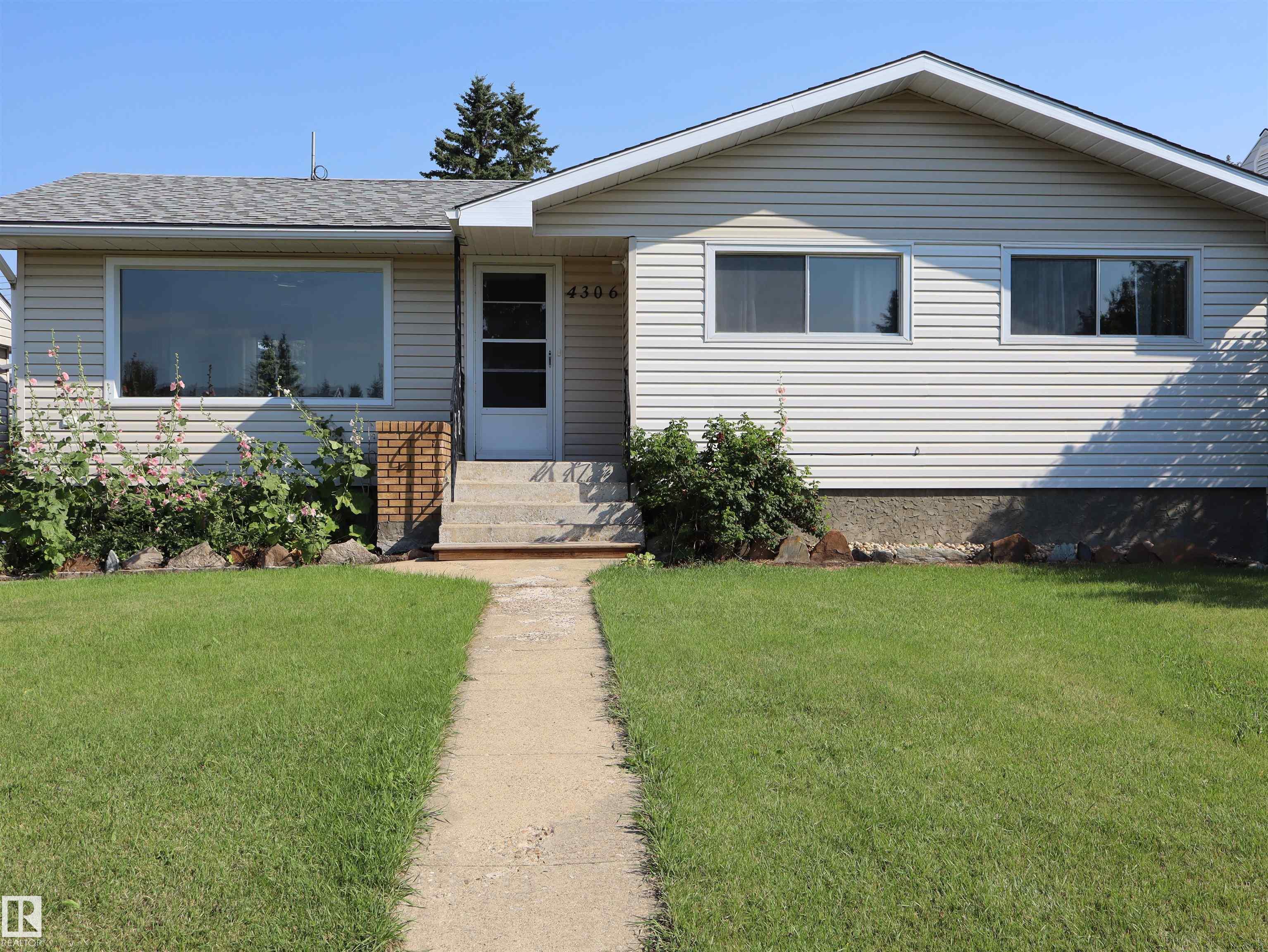 4306 - 55 Ave, Barrhead, Alberta, T7N 1K1