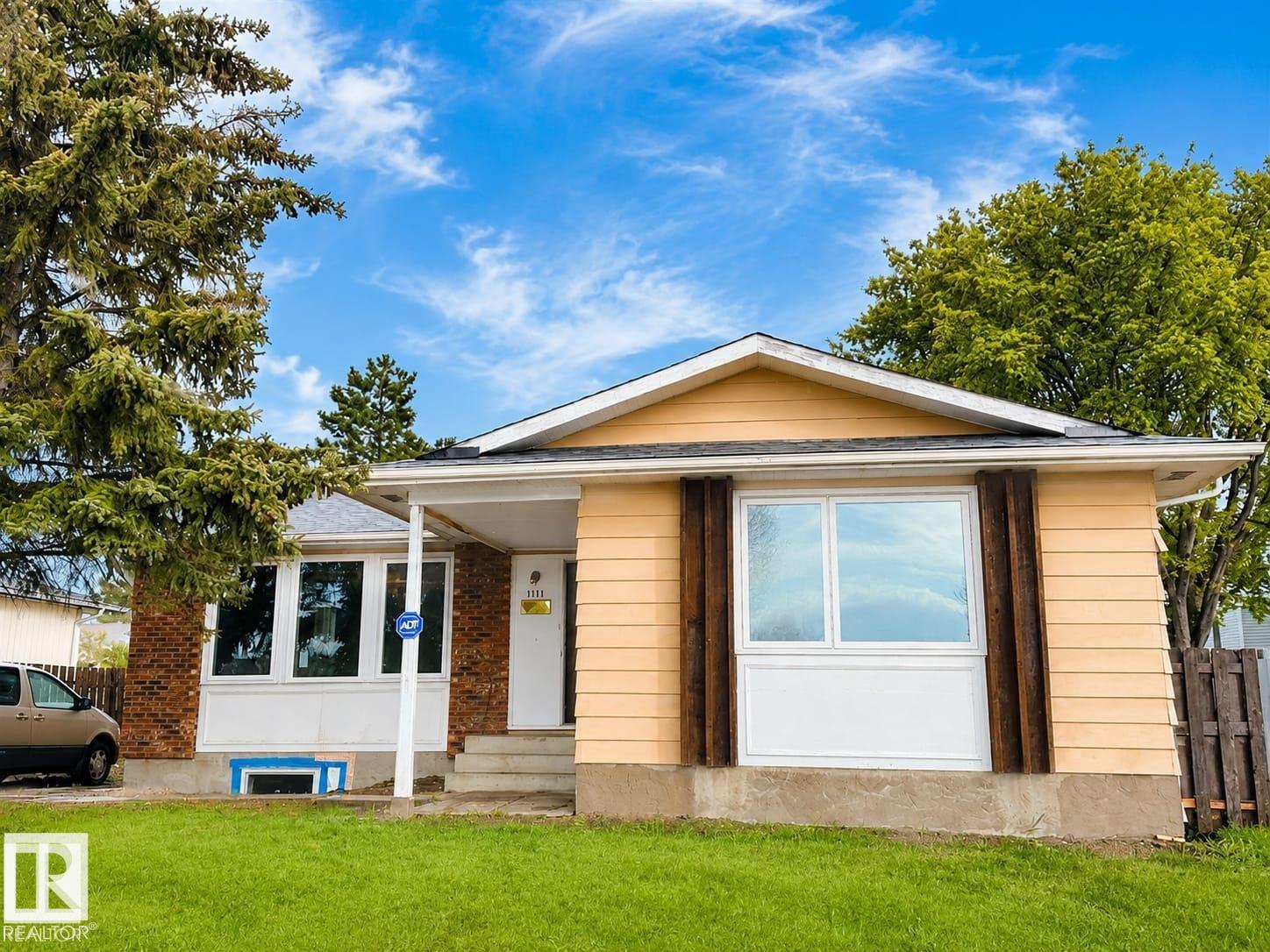 2613 105a Street, Edmonton, Alberta, T6J 4A3