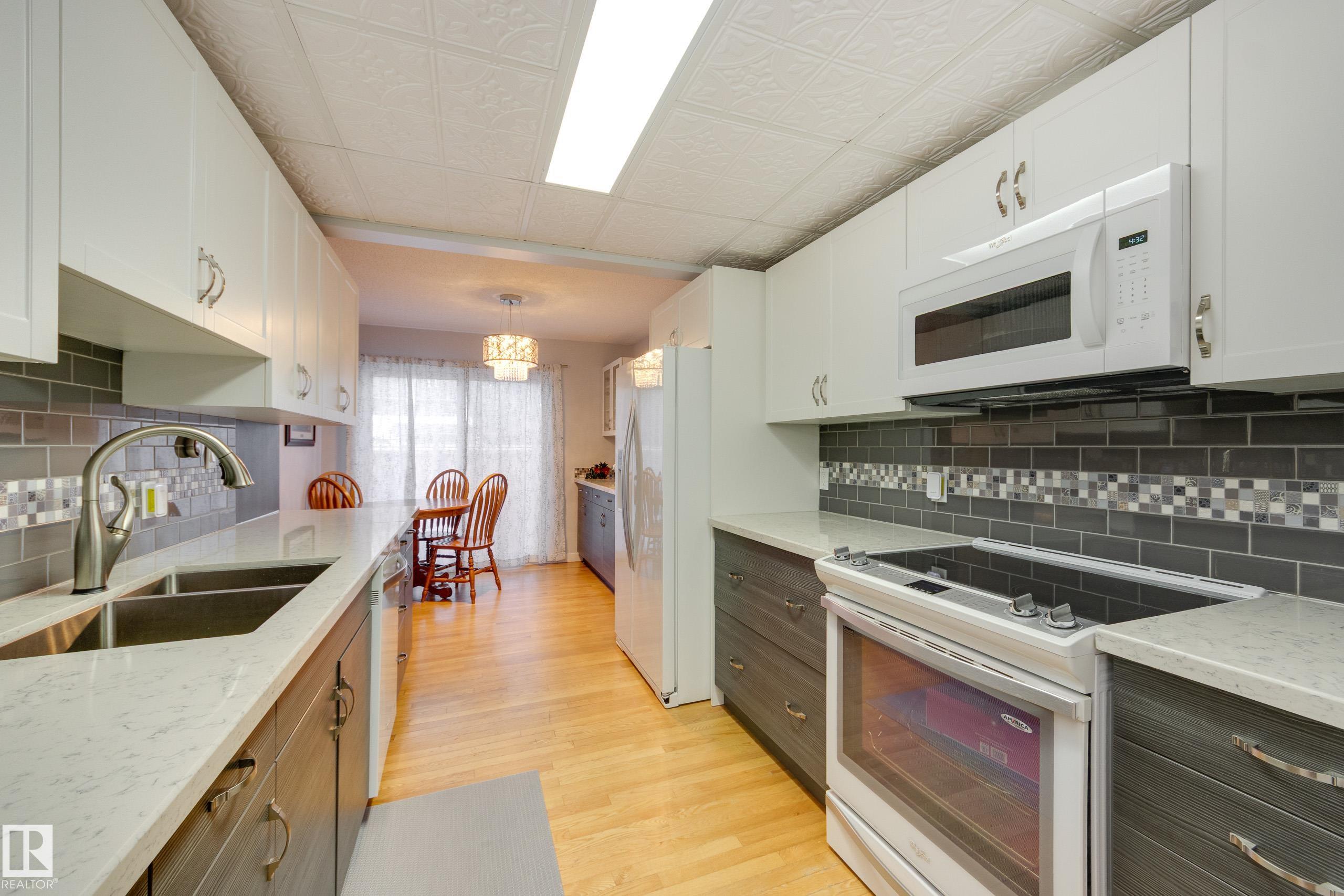 4303 46 Street, Stony Plain, Alberta, T7Z 1J5