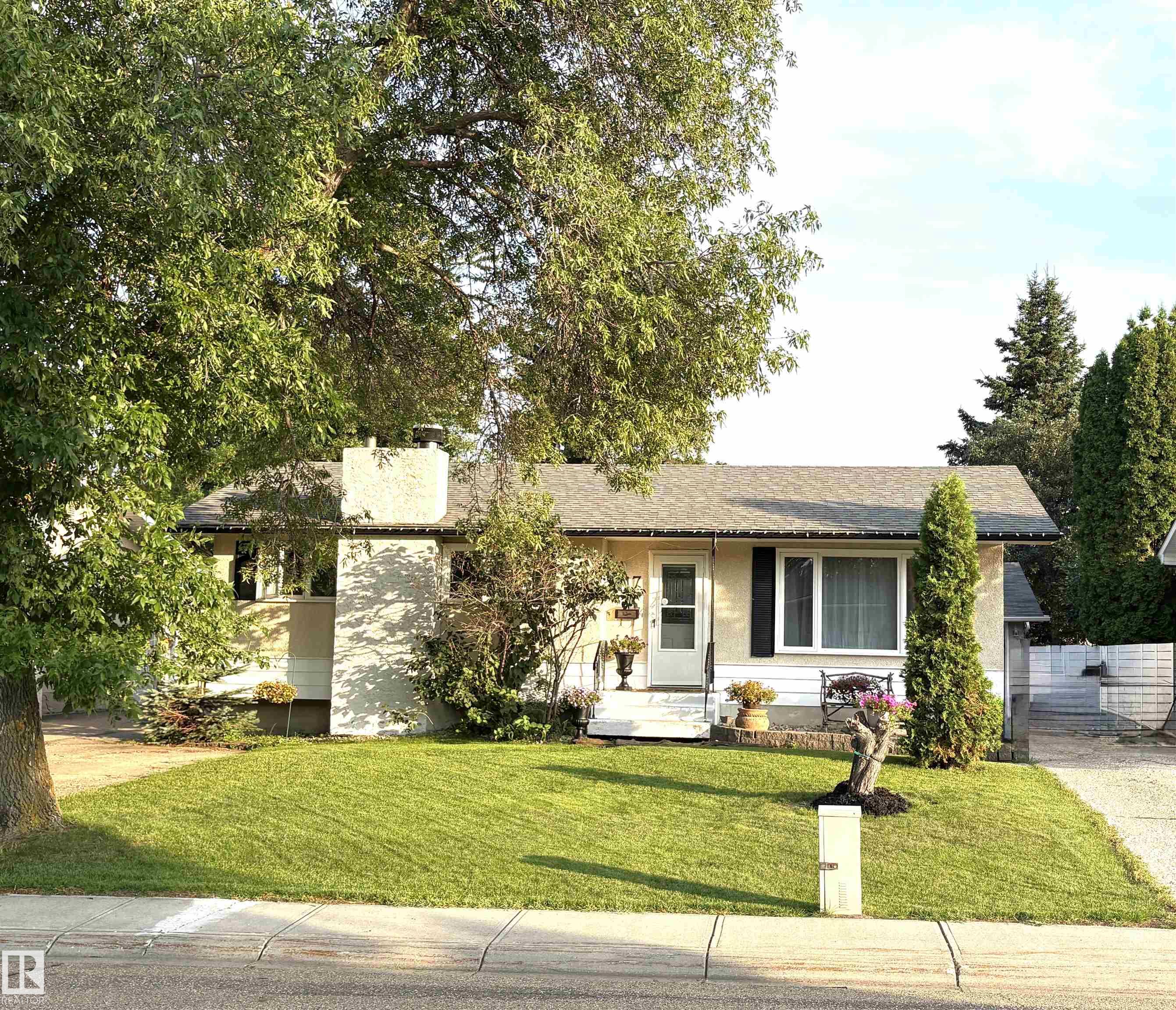 17 Starling Drive, Sherwood Park, Alberta, T8A 0A6