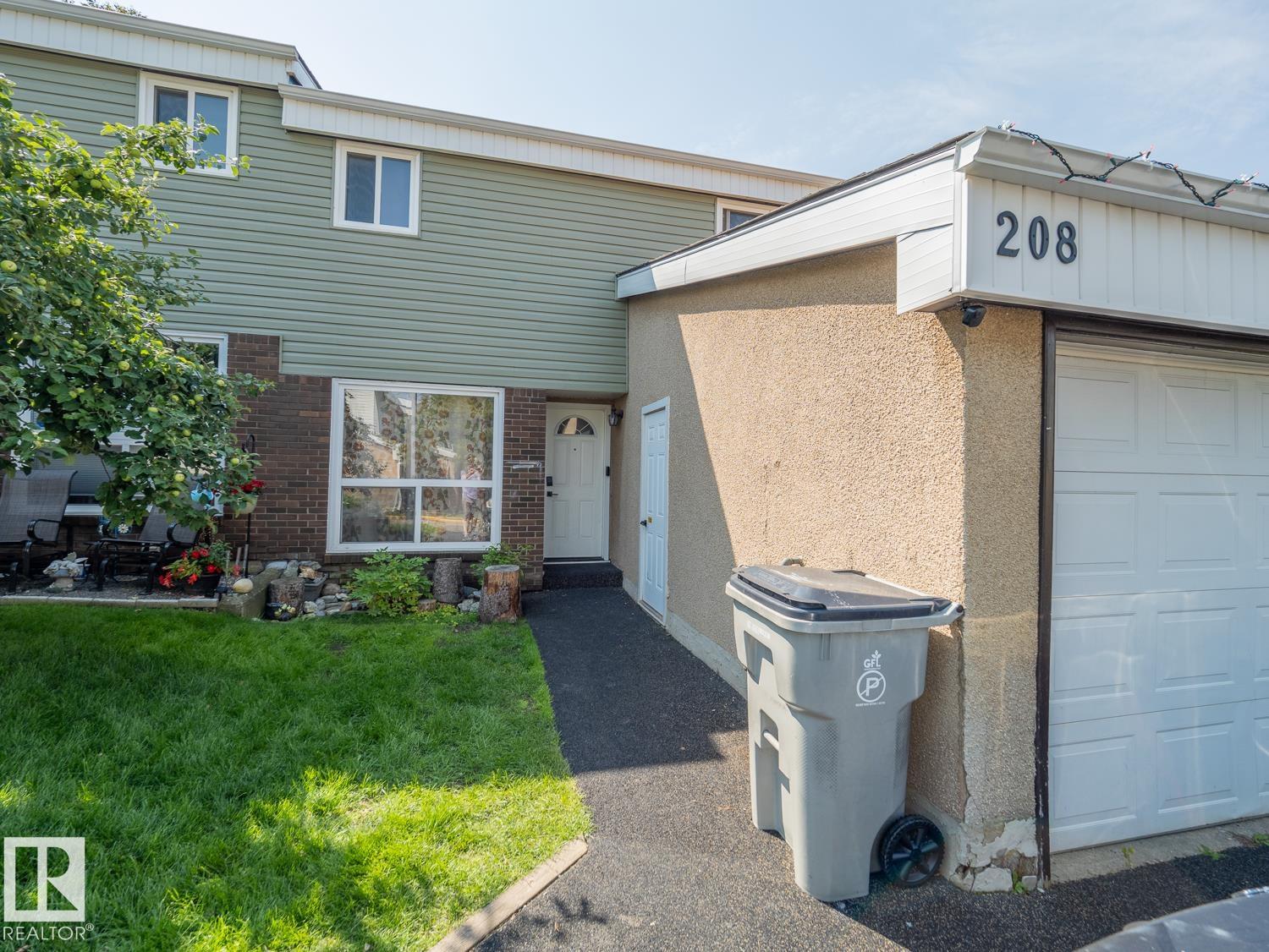 208 Grandin Village, St. Albert, Alberta, T8N 2J3