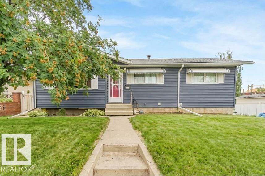 8712 137 Avenue, Edmonton, Alberta, T5E 1Y4