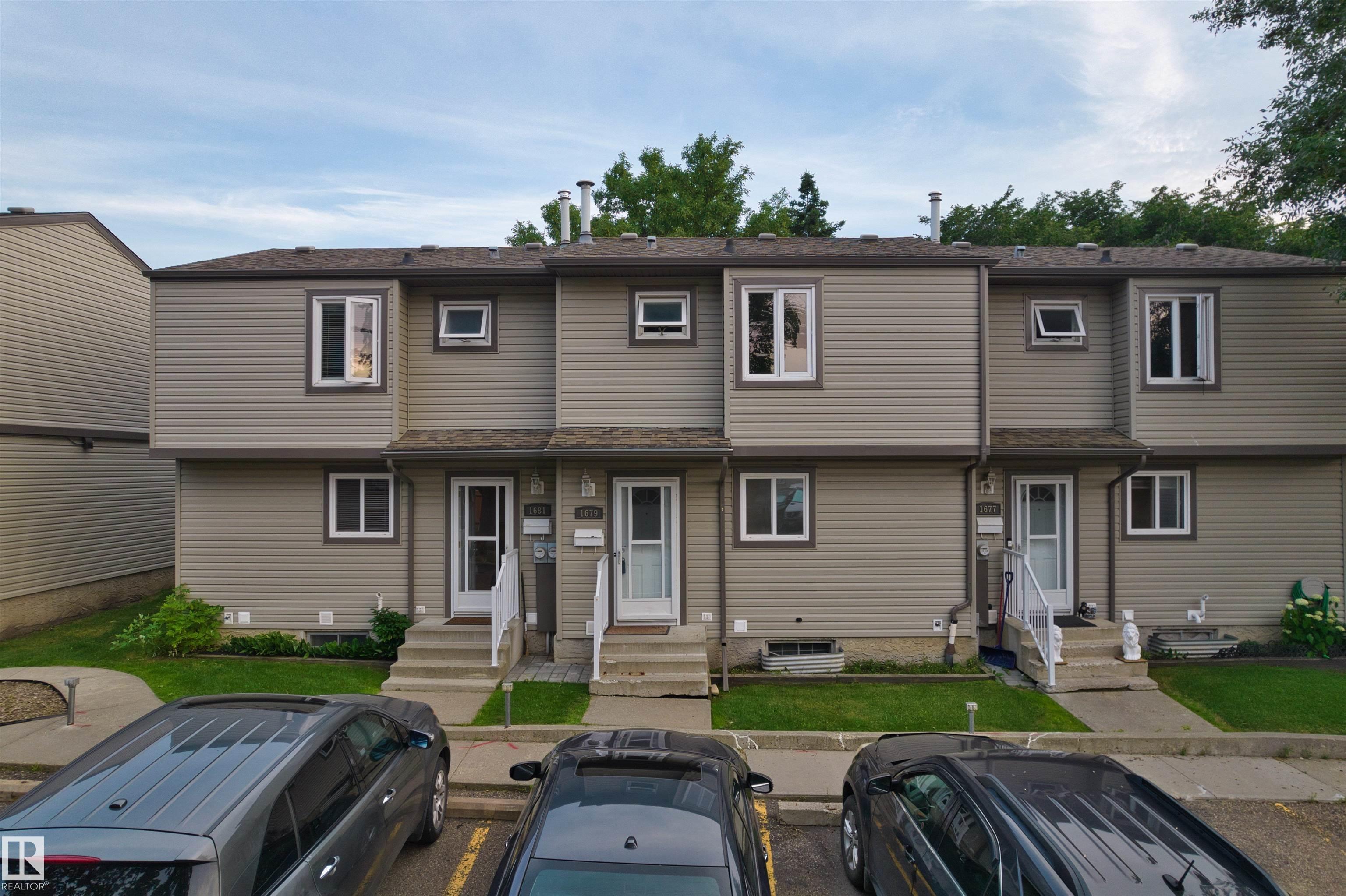 1679 Lakewood Road Nw, Edmonton, Alberta, T6K 3B9