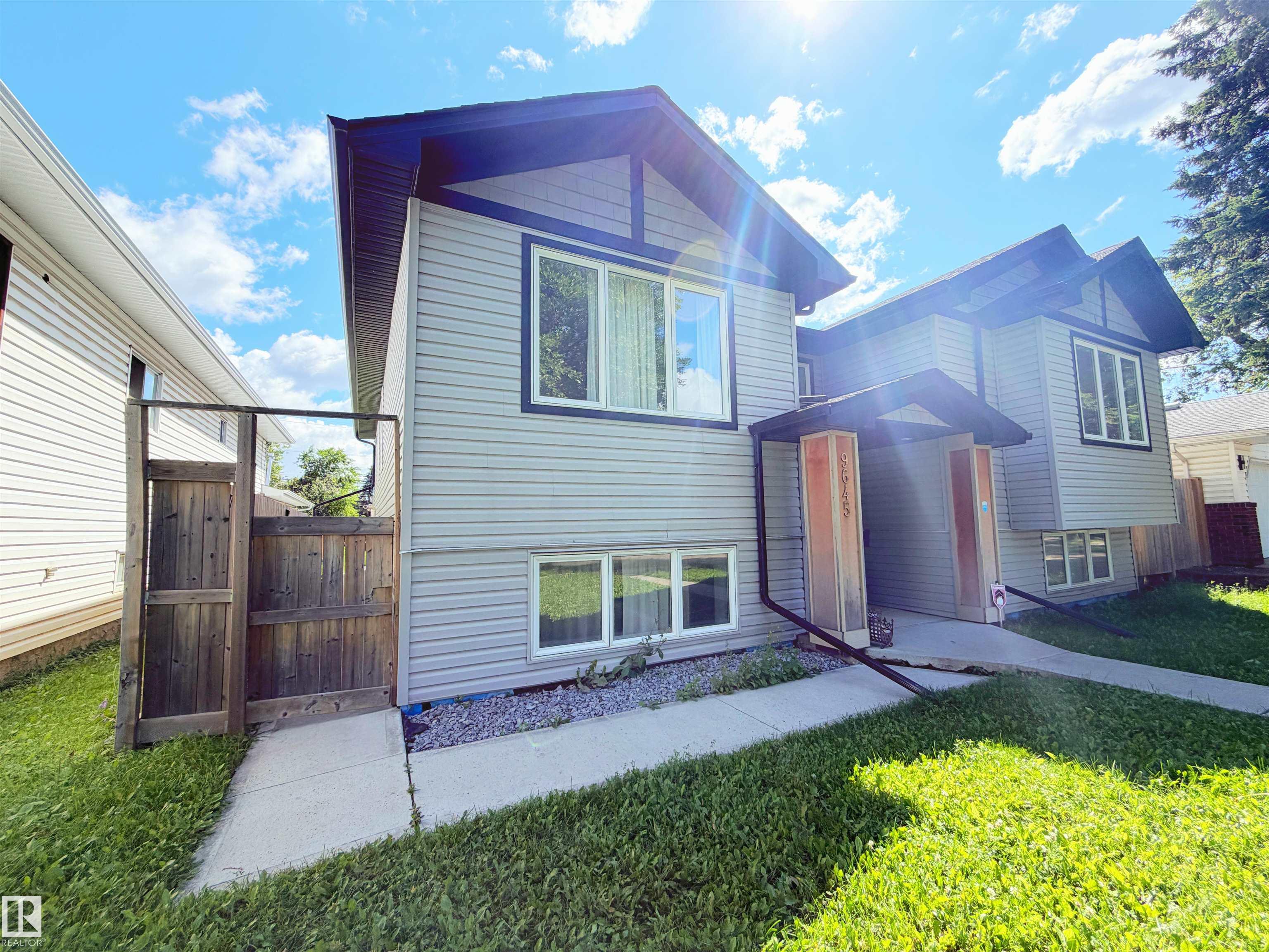 Basement 9645 150 Street Nw, Edmonton, Alberta, T5P 1N2