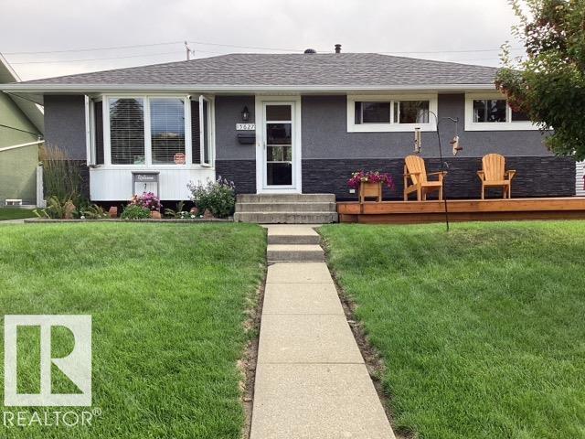 15627 83 Avenue, Edmonton, Alberta, T5R 3T6