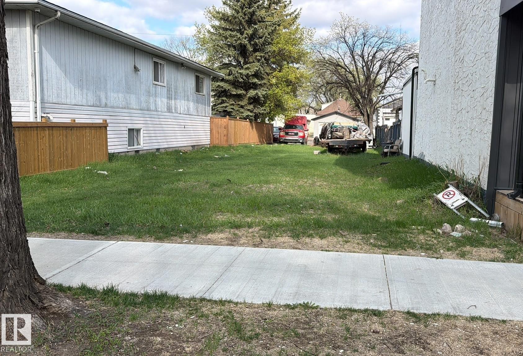 12713 119 Street, Edmonton, Alberta, T5E 5M2