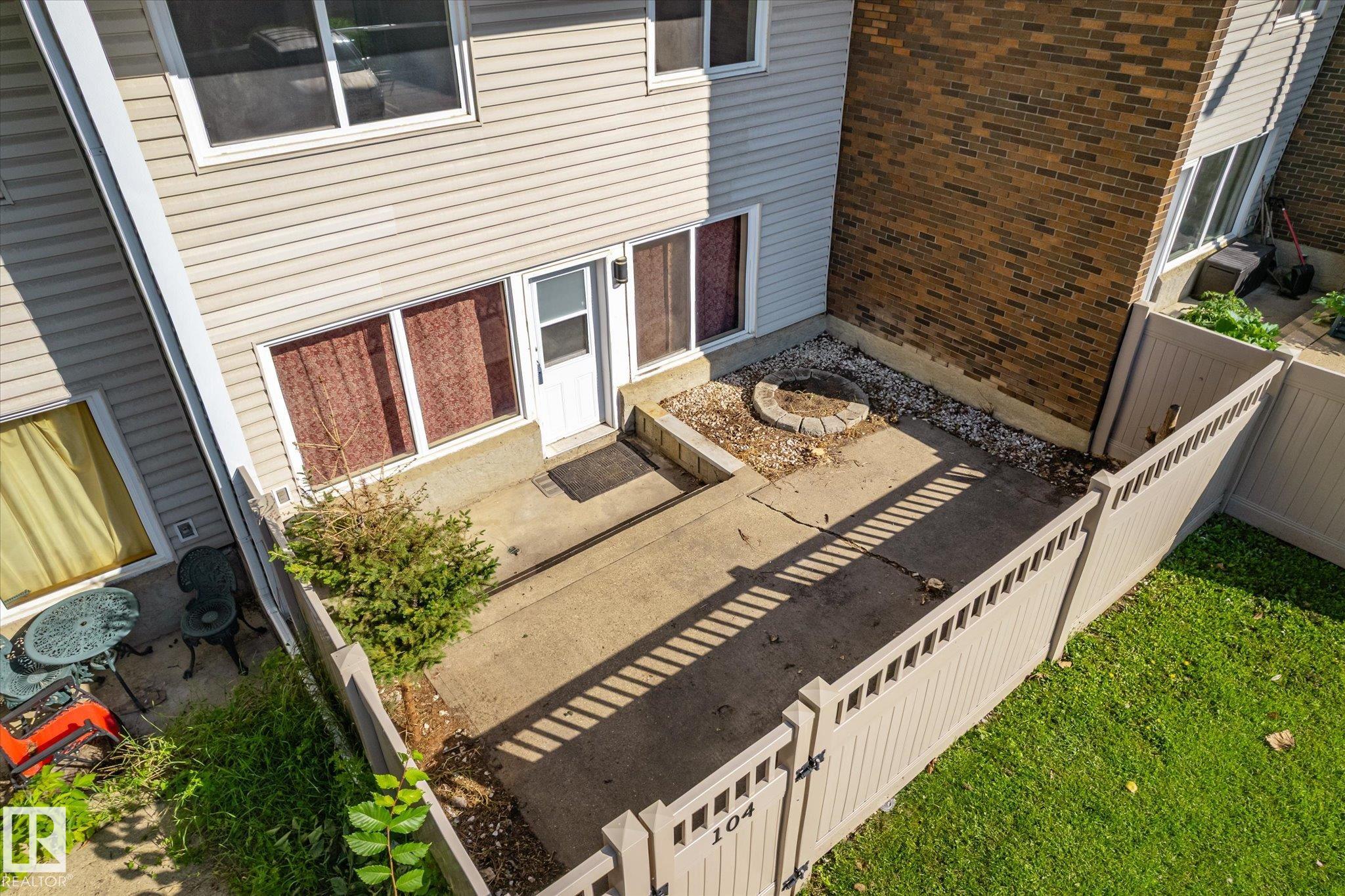 104 7805 159 Street, Edmonton, Alberta, T5R 2E1