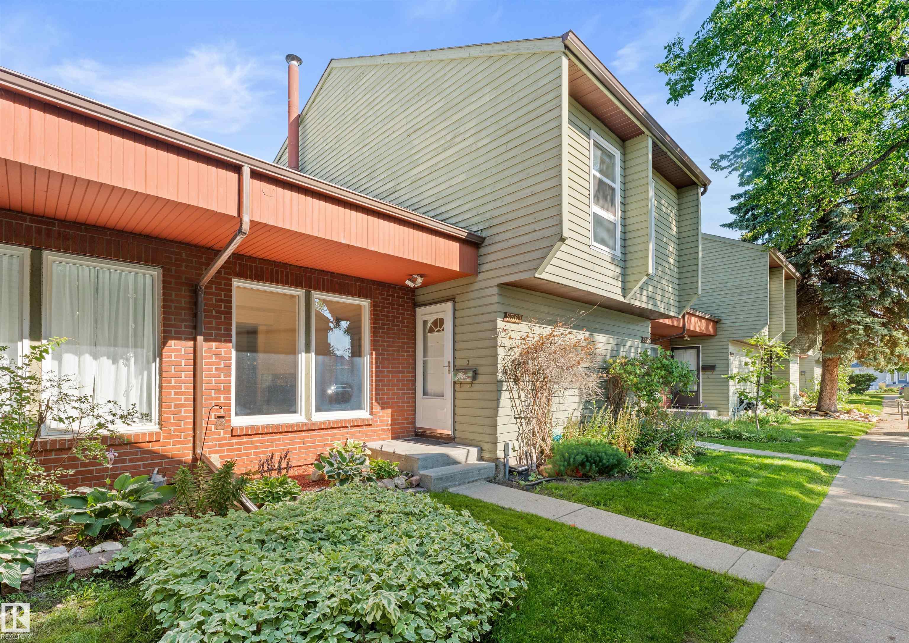 5367 Hill View Crescent, Edmonton, Alberta, T6L 1V9