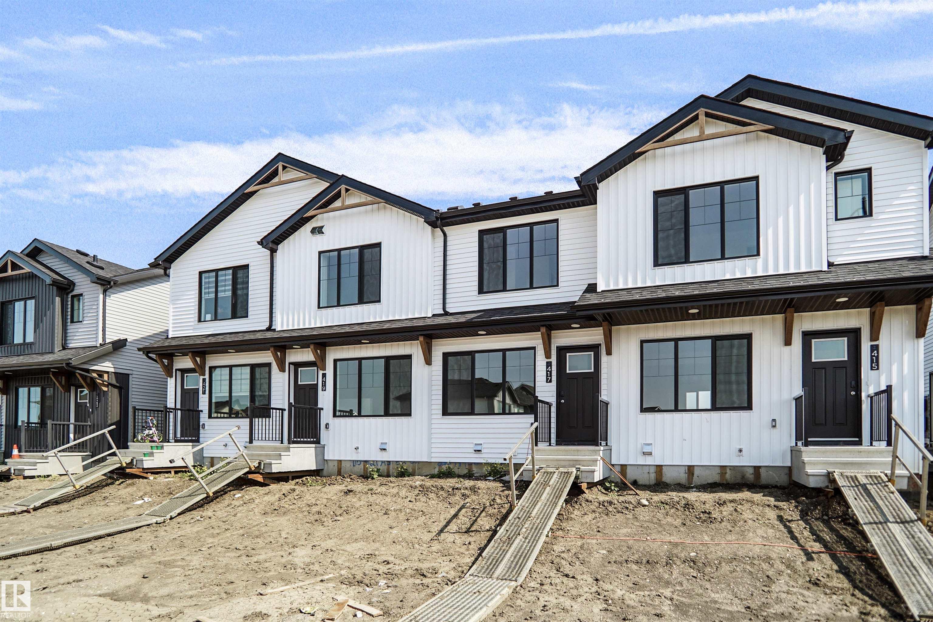 17229 5 Street, Edmonton, Alberta, T5Y 4K6