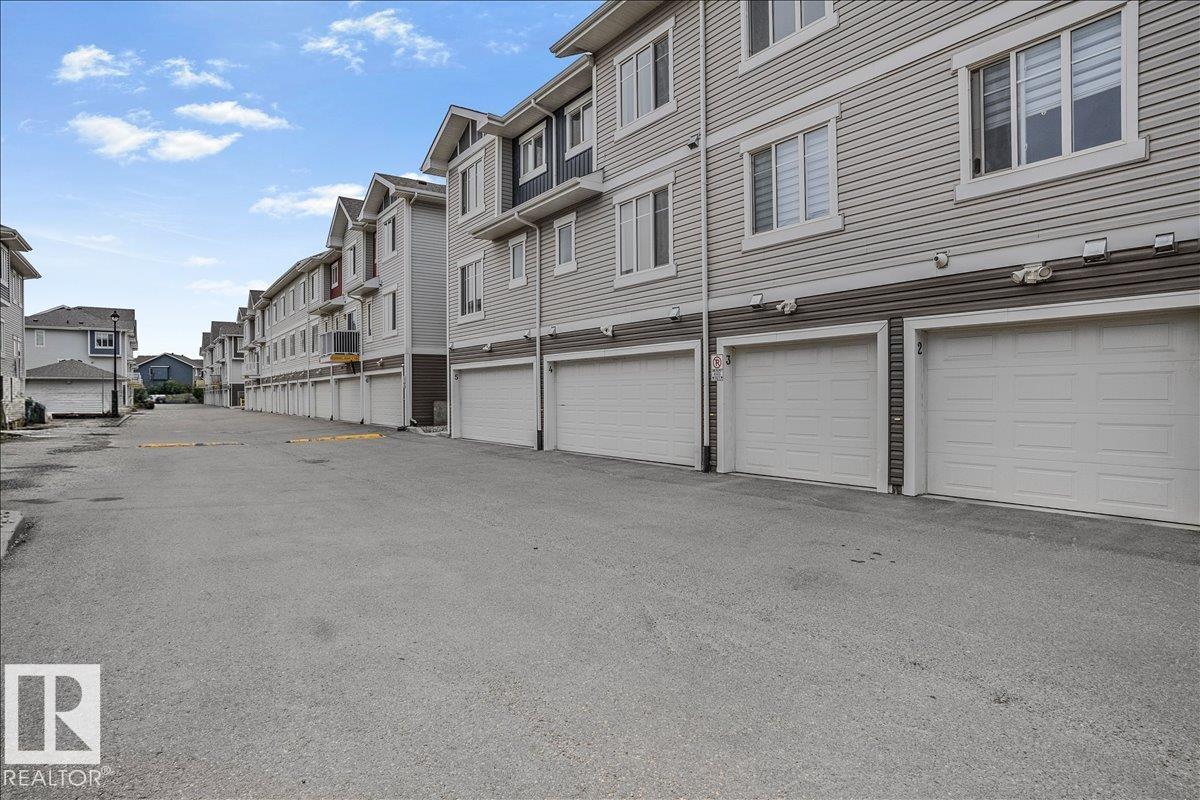 3 2905 141 Street, Edmonton, Alberta, T6W 3M4