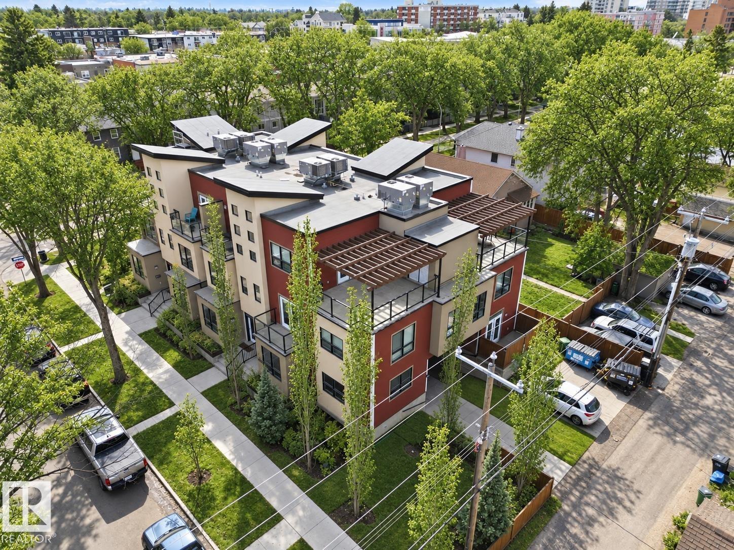 10806 83 Avenue, Edmonton, Alberta, T6E 2E7