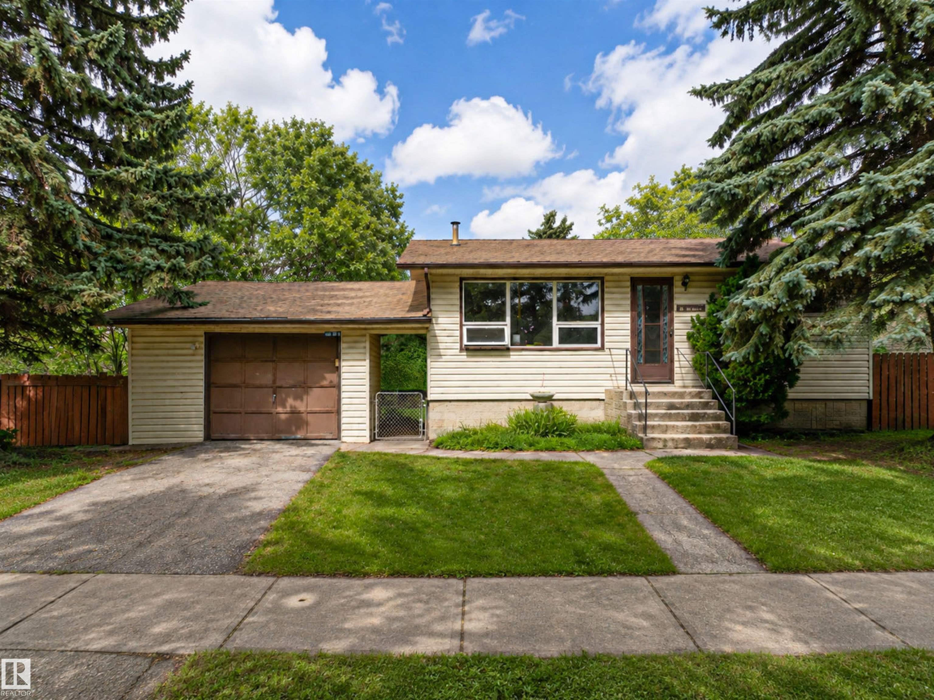 4906 50 Avenue, Lamont, Alberta, T0B 2R0