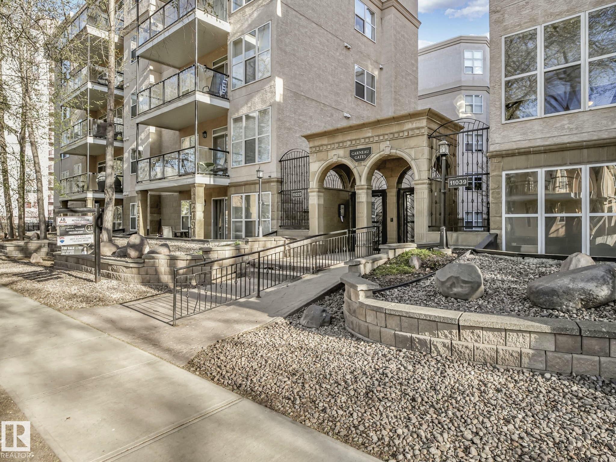 302 11025 83 Avenue, Edmonton, Alberta, T6G 2V5