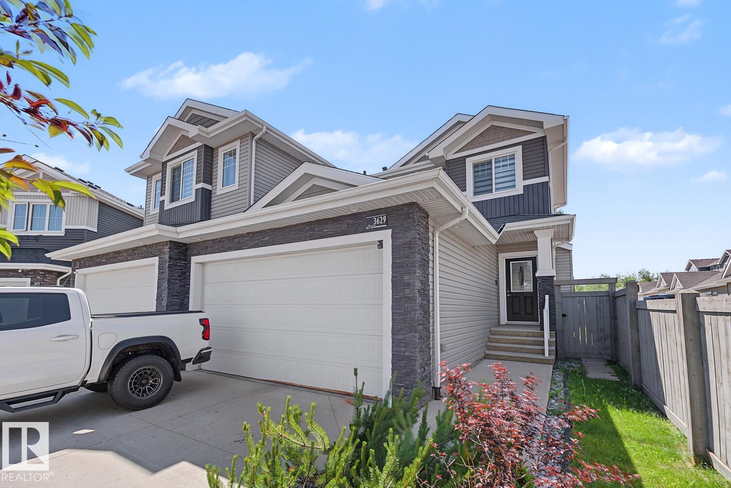 3629 Hummingbird Way, Edmonton, Alberta, T5S 0K8