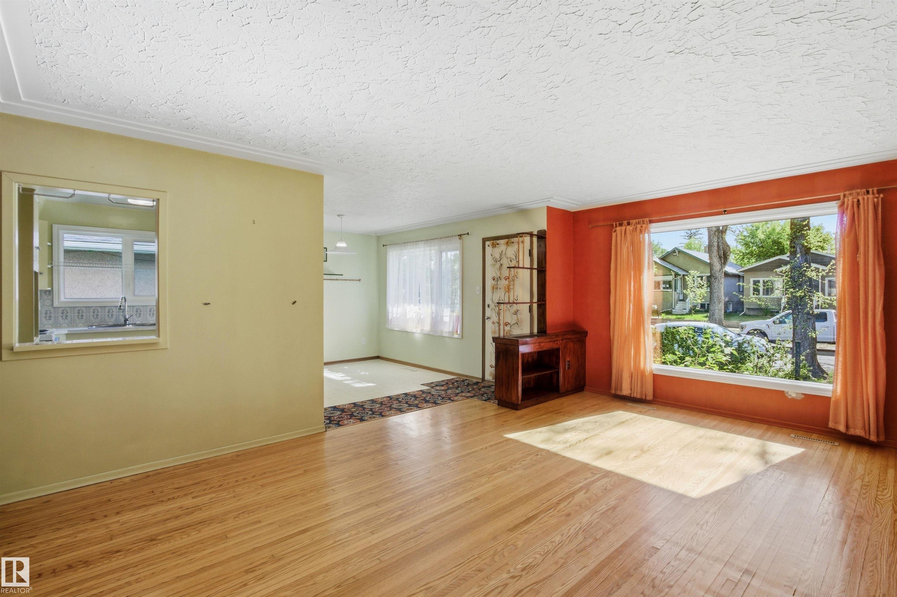 10138 74 Street NW Edmonton Alberta