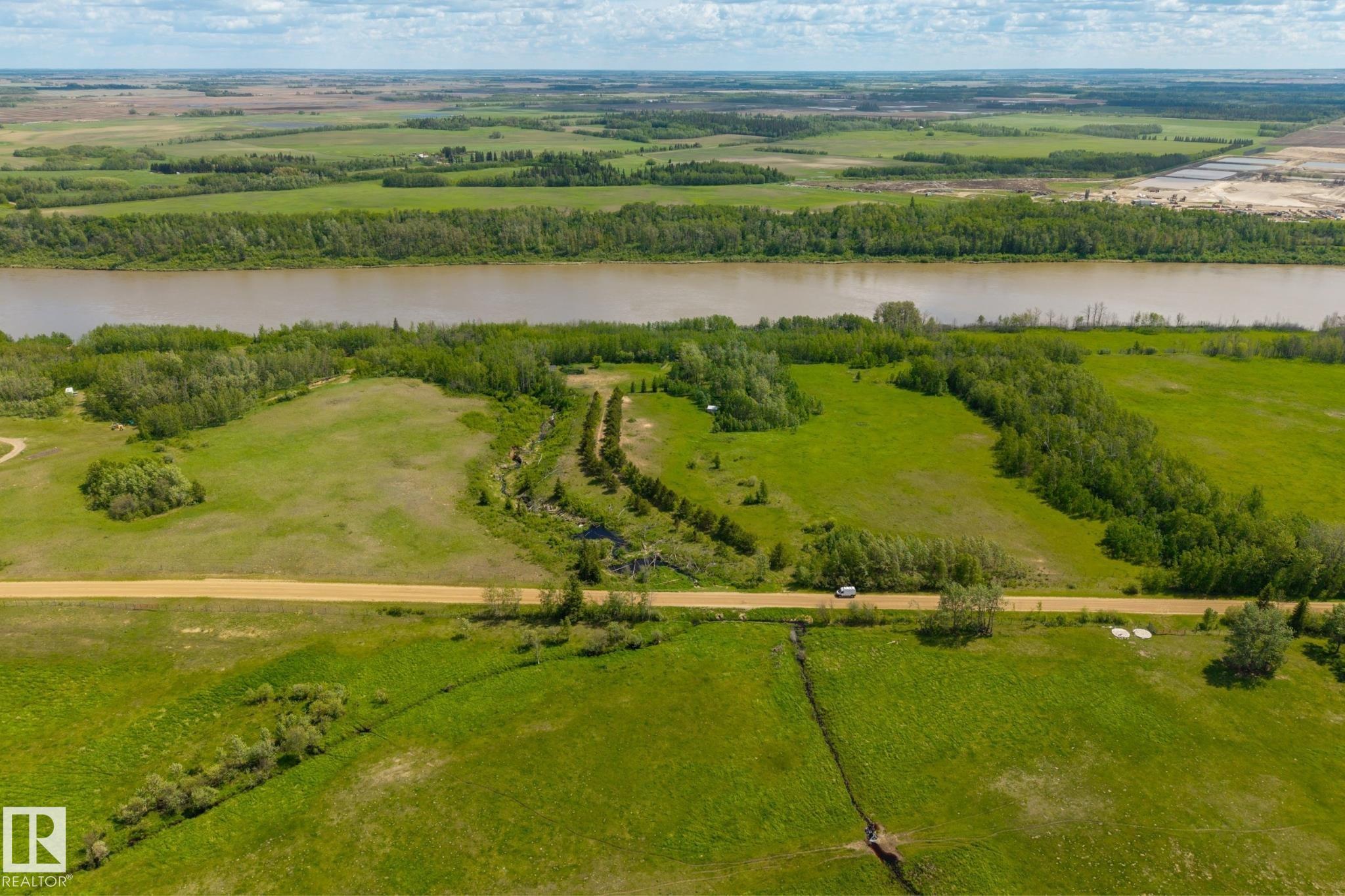 20321 Victoria Tr, Rural Sturgeon County, Alberta, T0A 2W0