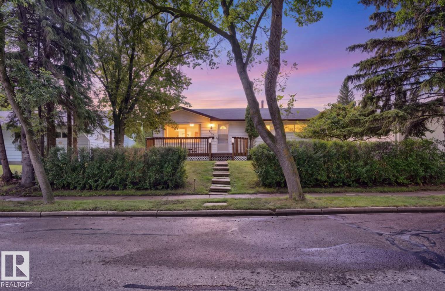 6221 44b Avenue, Camrose, Alberta, T4V 0B5